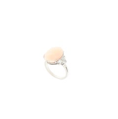 Contemporary 18K White Gold Diamond Coral Grain Setting Cocktail Ring