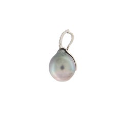 Contemporary 18K White Gold Diamond Pearl Grain Setting Pendant