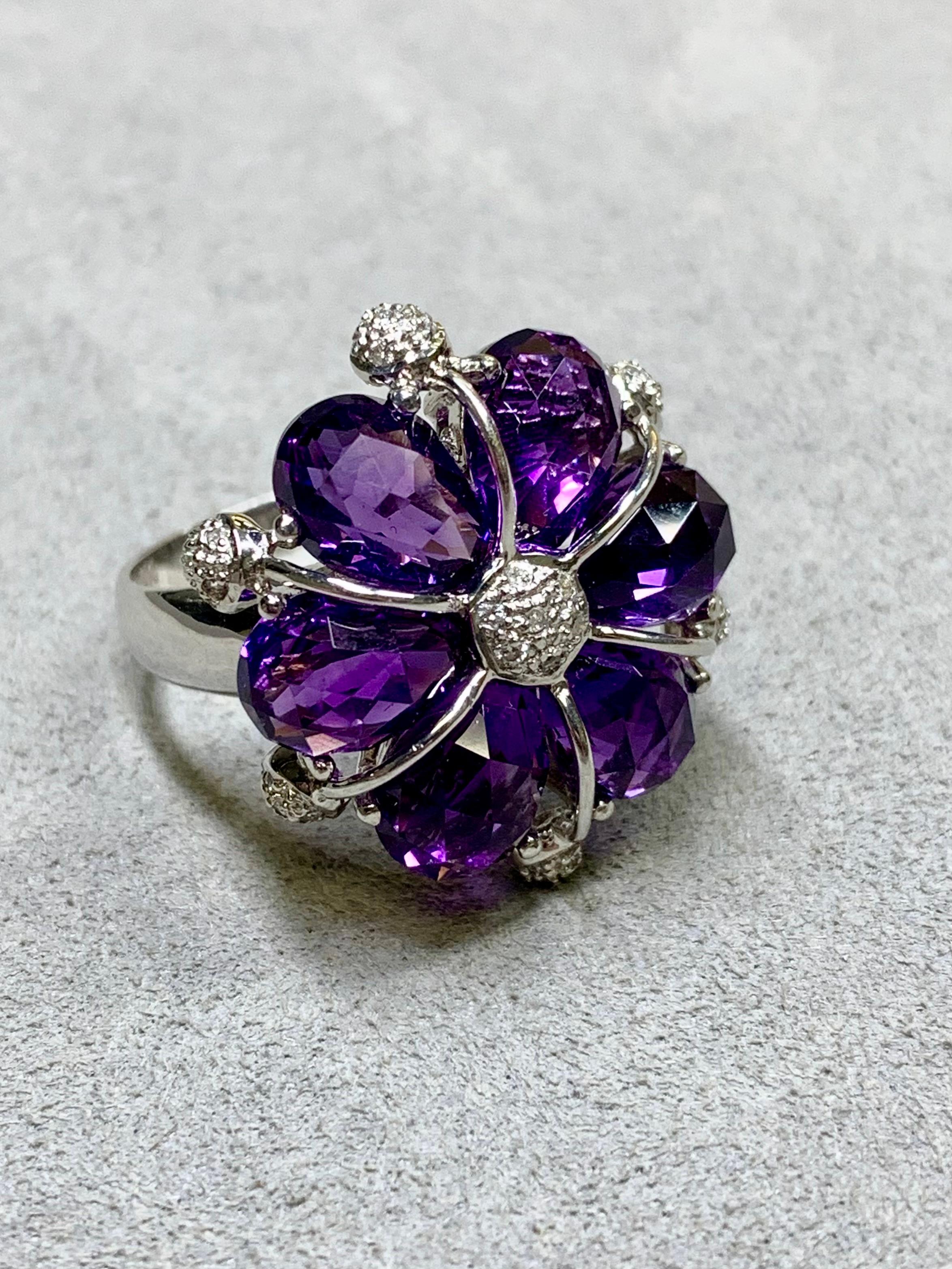 Contemporary 18K Weißgold Fancy Cut Amethyst Diamond Floral Cocktail Ring Sz 9 (Rundschliff) im Angebot
