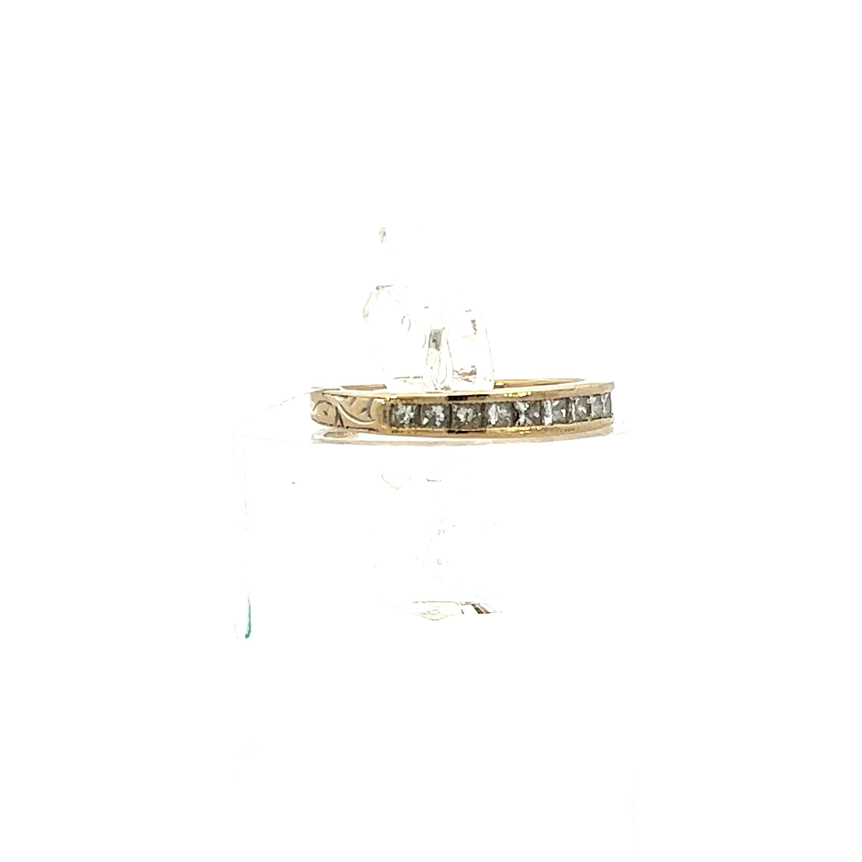 Contemporary 18K White Gold Hand Engraved Princess Cut Diamond Band For Sale 1
