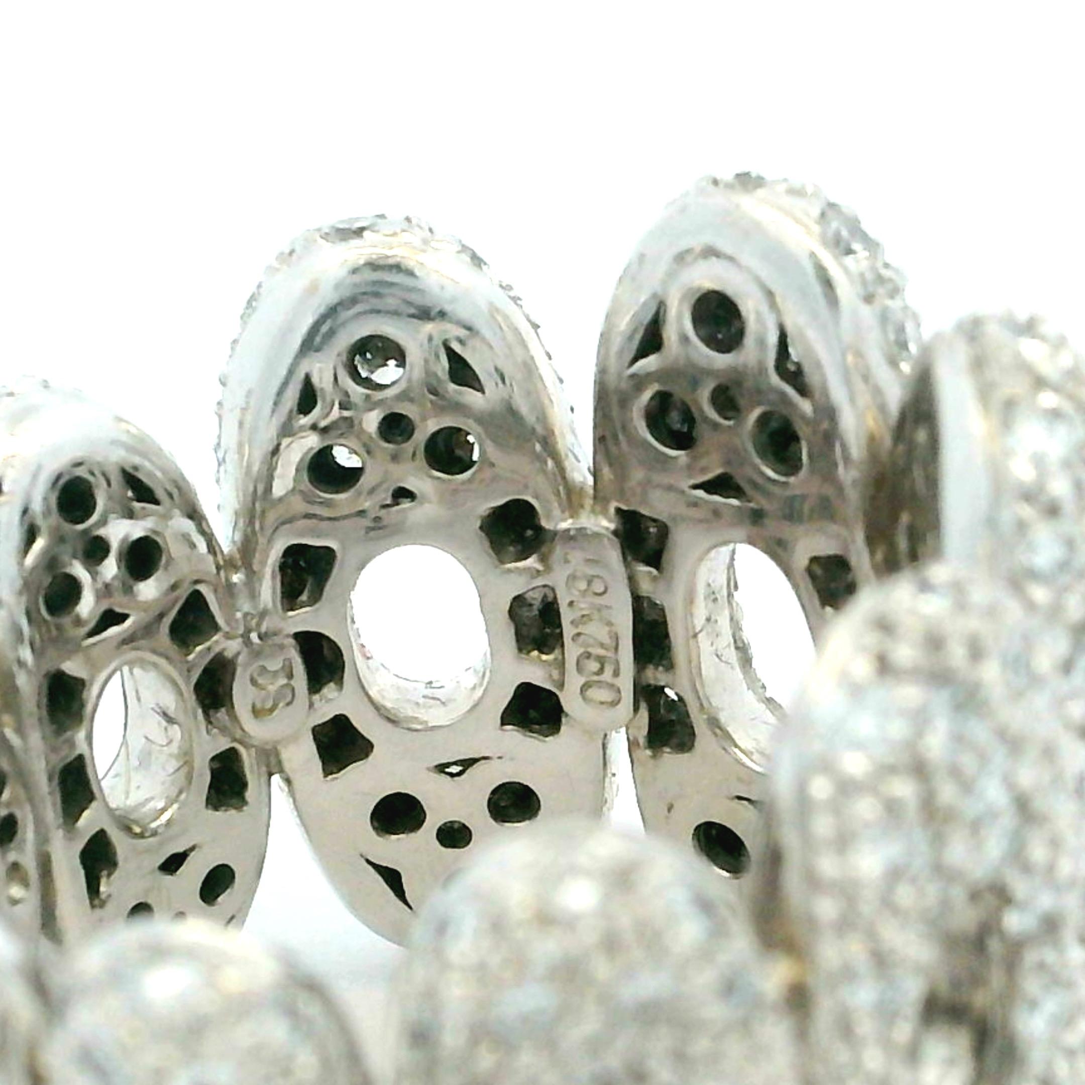 Anillo contemporáneo de oro blanco de 18 quilates con eslabón de pavé de diamantes, 3 quilates en venta 8