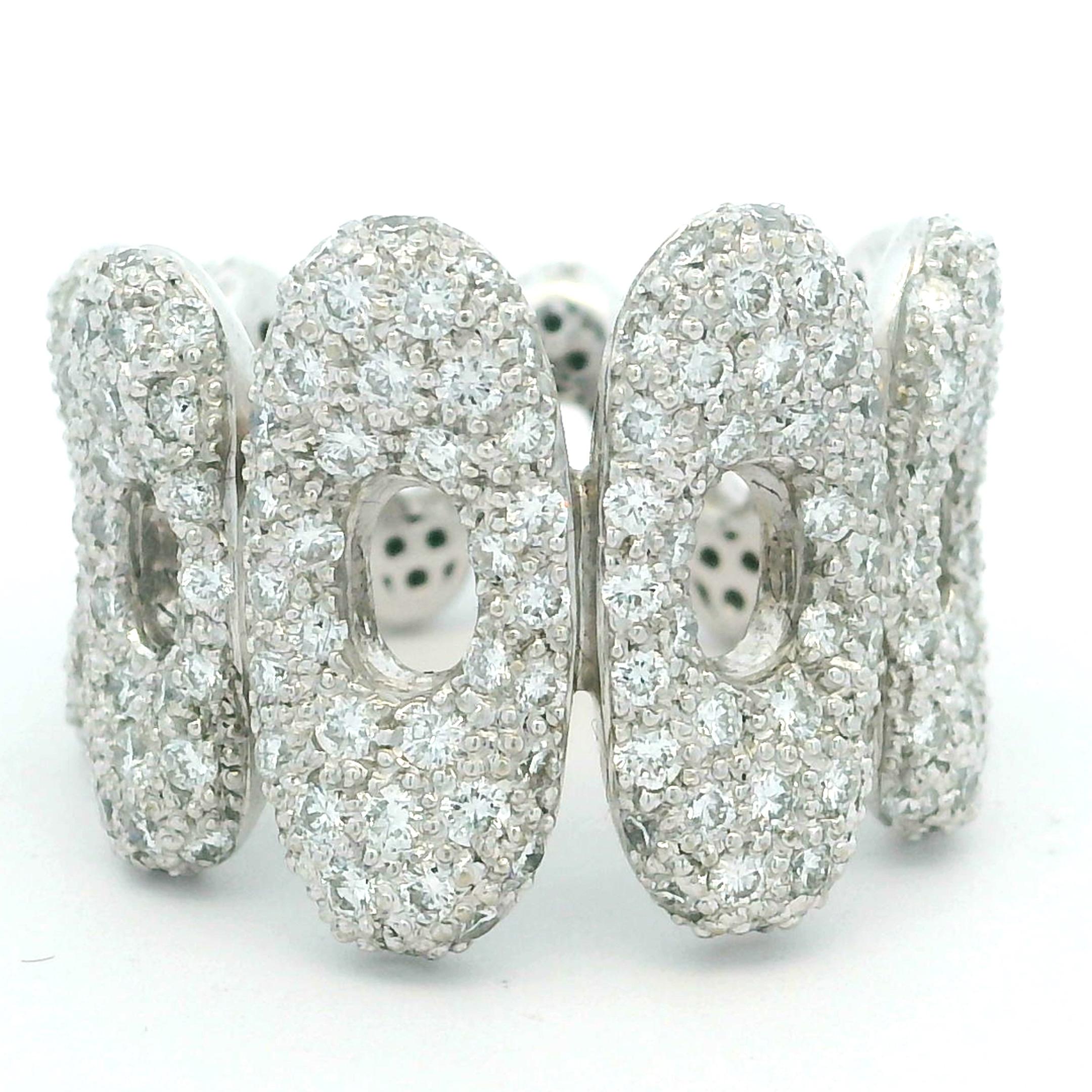 Anillo contemporáneo de oro blanco de 18 quilates con eslabón de pavé de diamantes, 3 quilates Corte redondo en venta