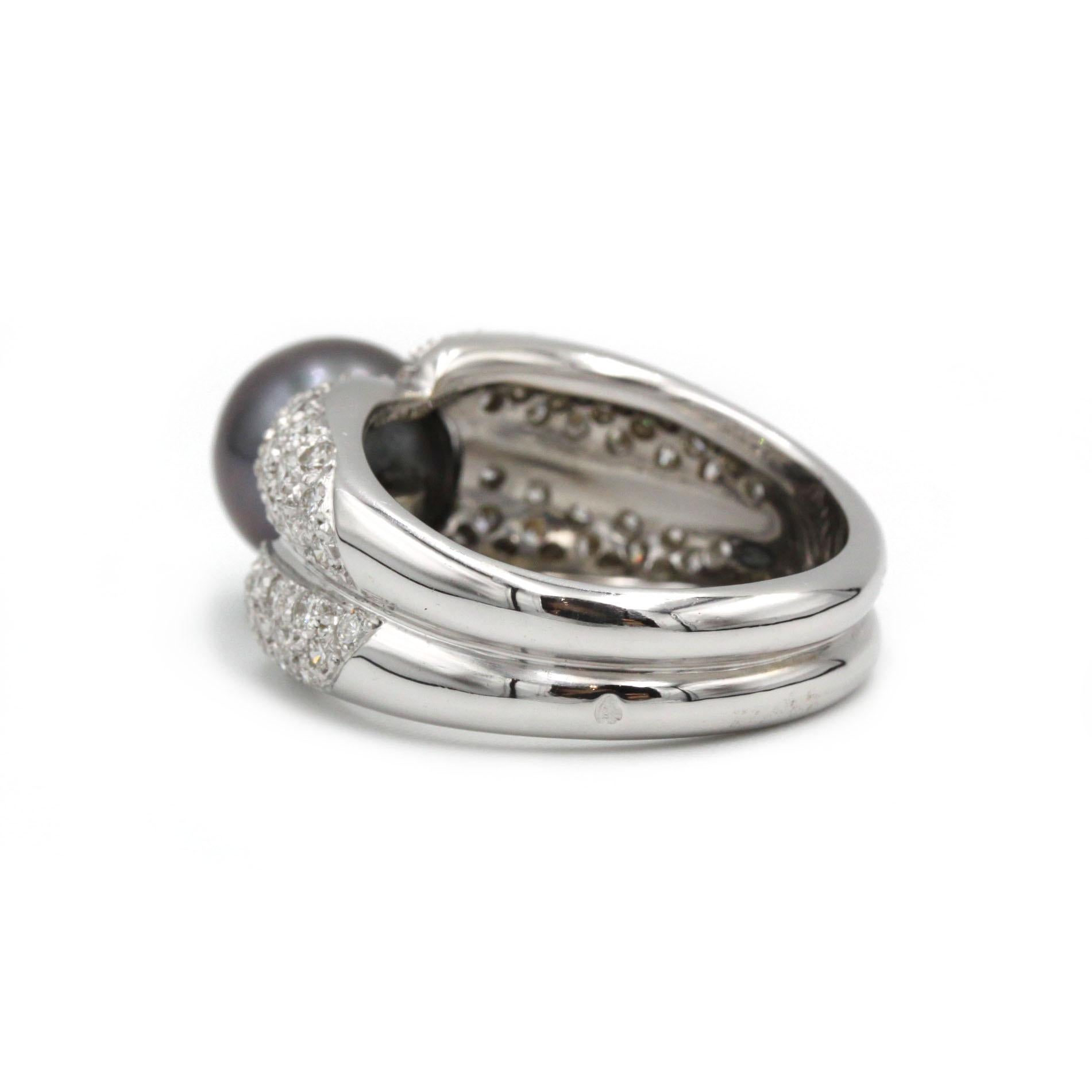 Taille ronde Bague contemporaine en or blanc 18 carats, perle de Tahiti et diamant 3 ct, de style ruban, FR en vente