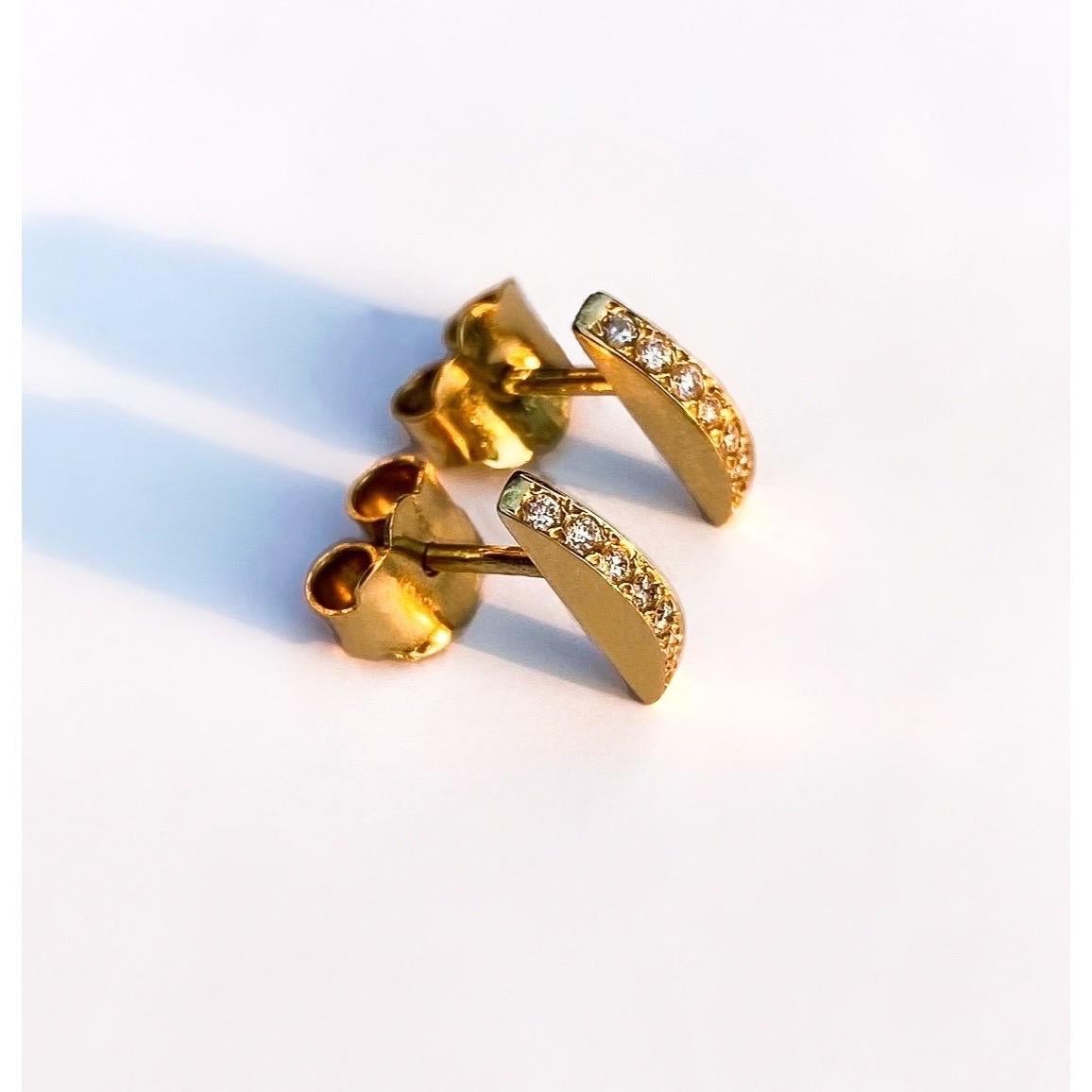 Women's Contemporary 18K Yellow Gold and White Diamond Sculptural Ear Jackets and Studs  For Sale