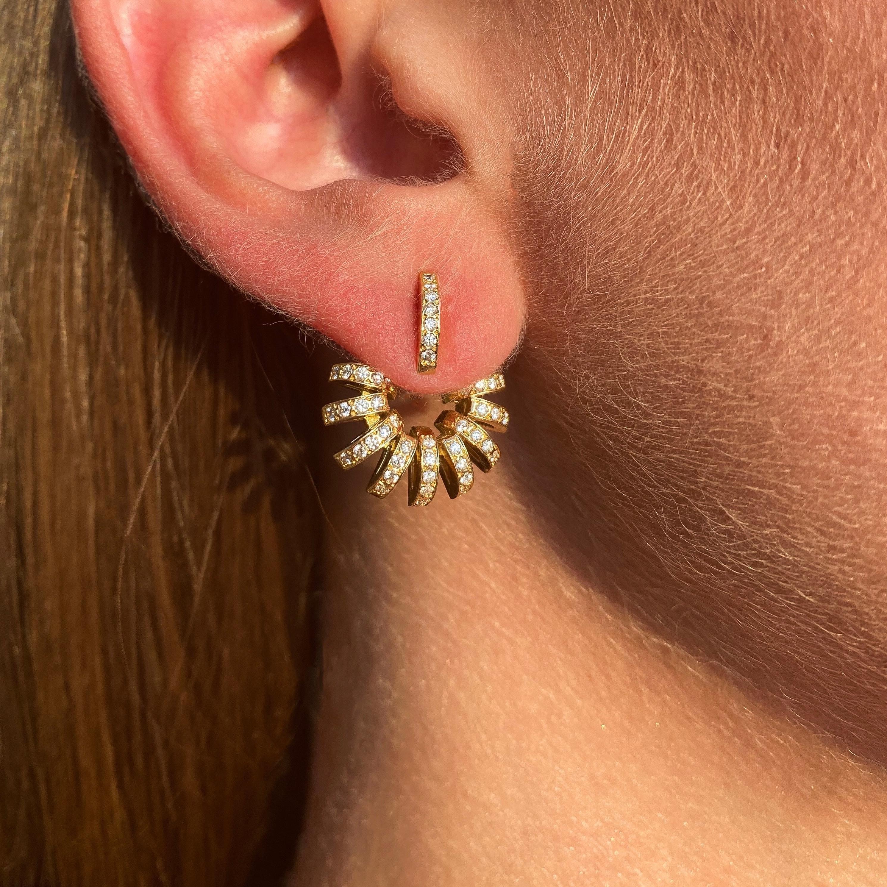 Contemporary 18K Yellow Gold and White Diamond Sculptural Ear Jackets and Studs  For Sale 1