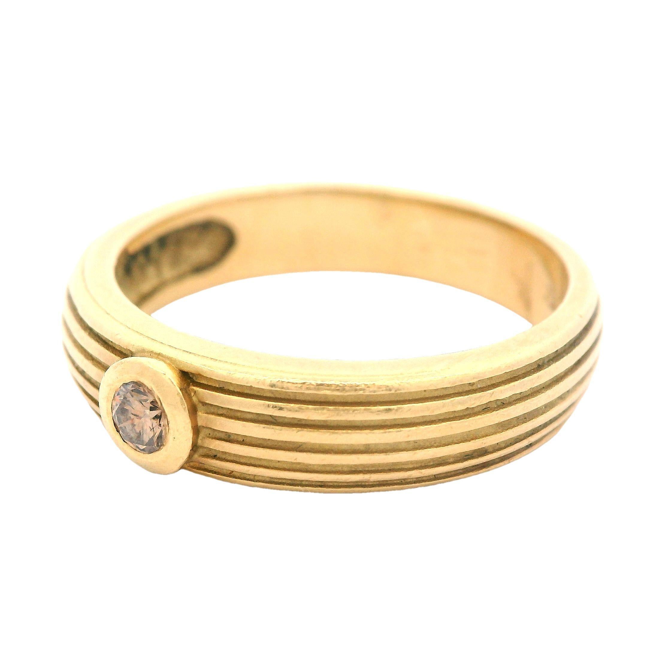 Contemporary 18k Yellow Gold Bezel Set Orange Dia Ring For Sale 1