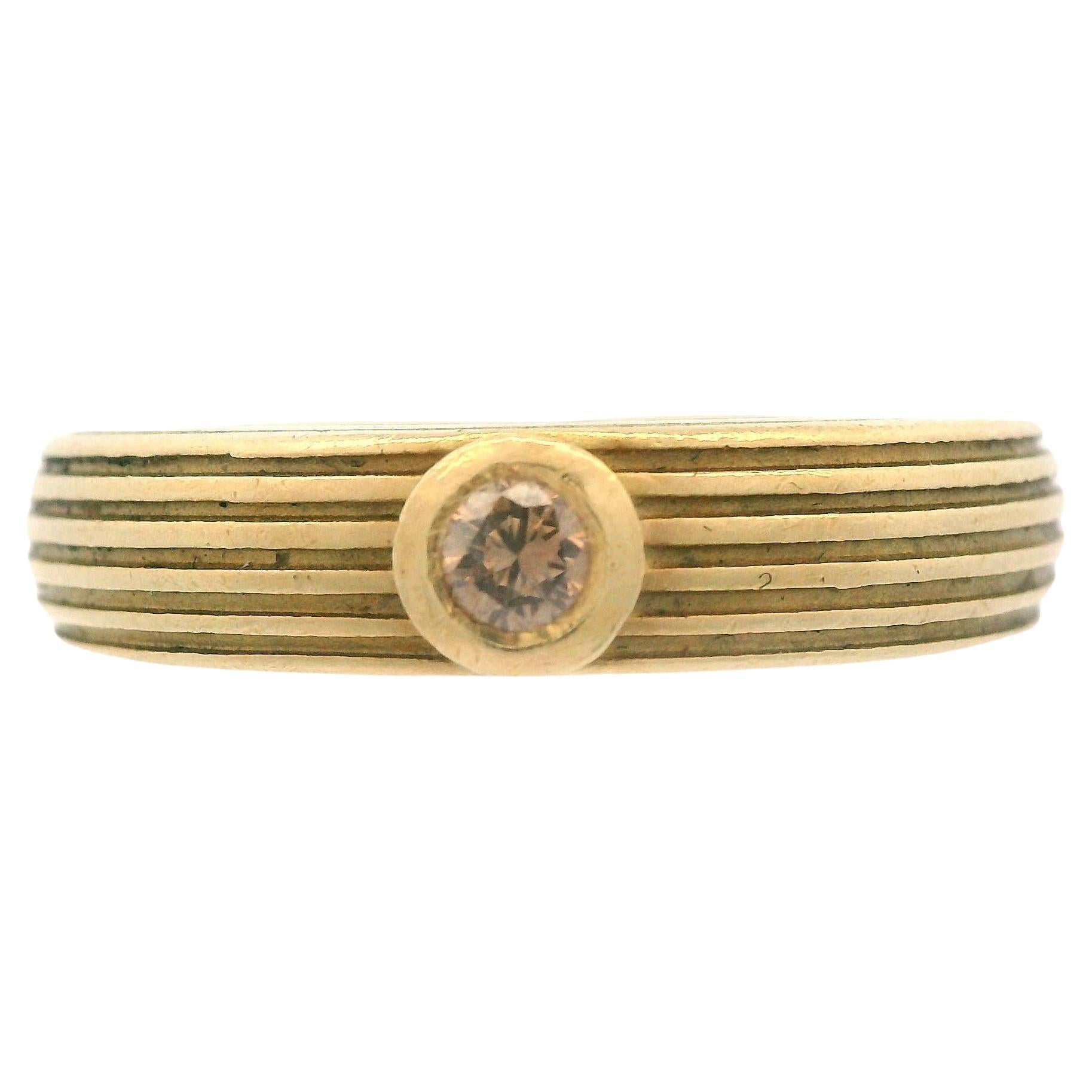 Contemporary 18k Yellow Gold Bezel Set Orange Dia Ring