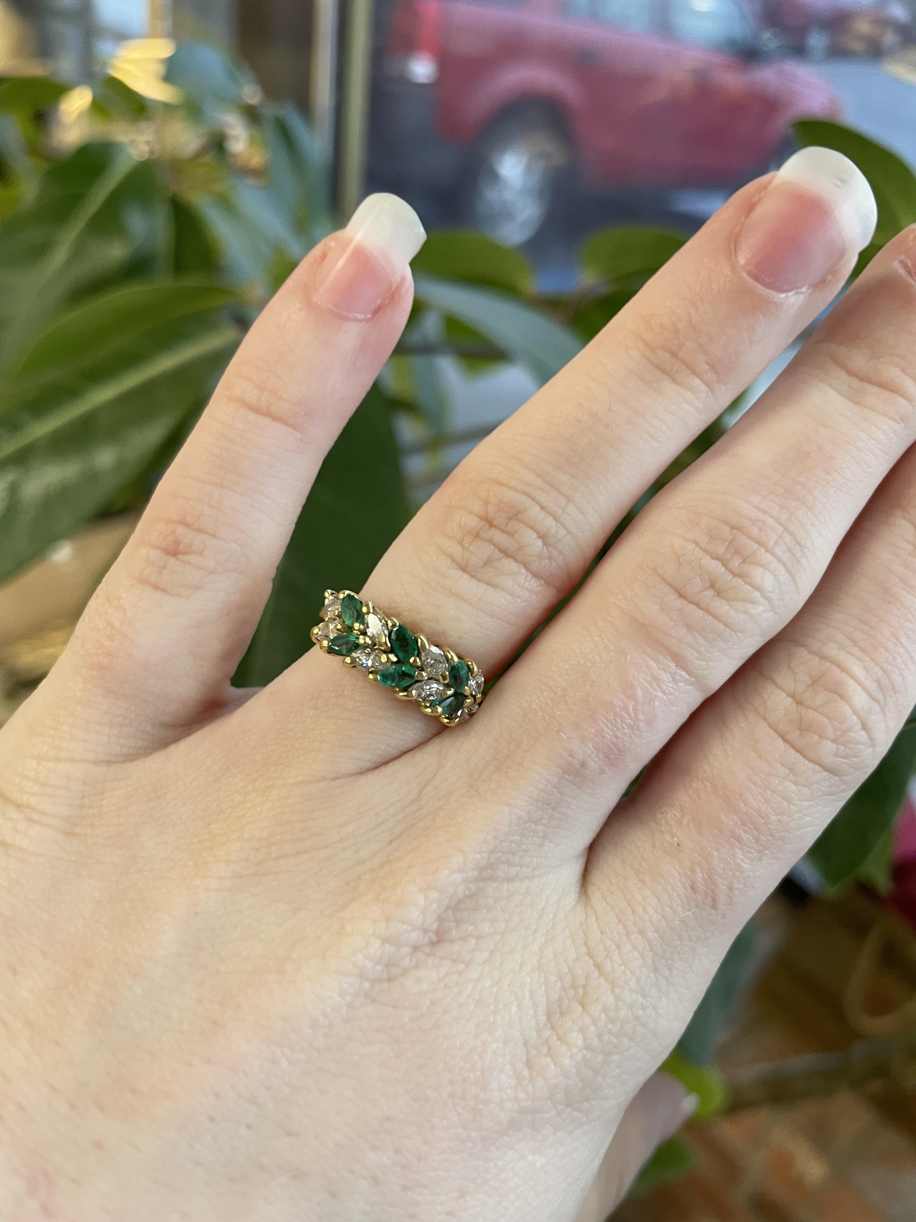 Contemporary 18K Yellow Gold Emerald and Diamond Ring For Sale 5