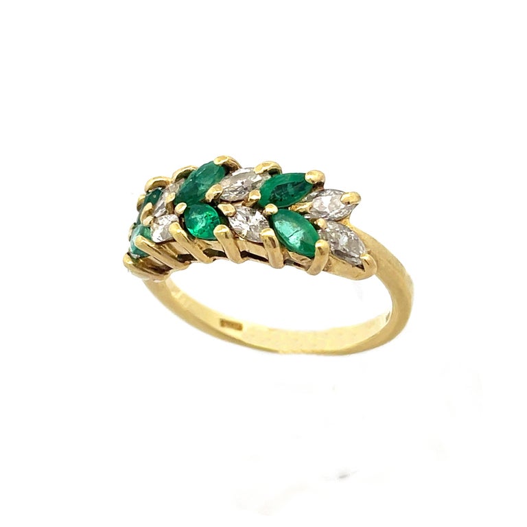 Contemporary 18K Yellow Gold Emerald and Diamond Ring For Sale at 1stDibs