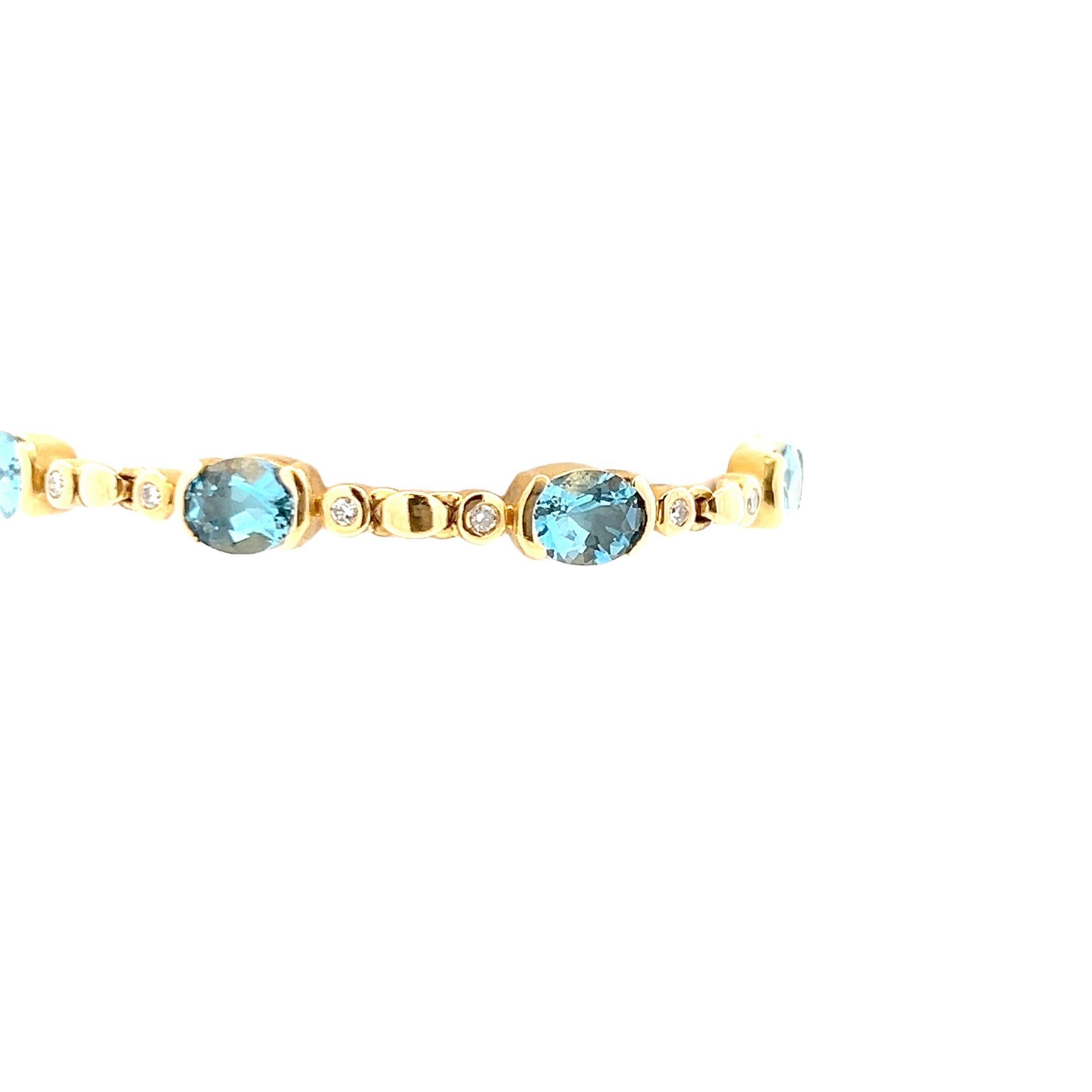 Oval Cut Contemporary 18k Yellow Gold H. Stern Aquamarine & Diamond Bracelet