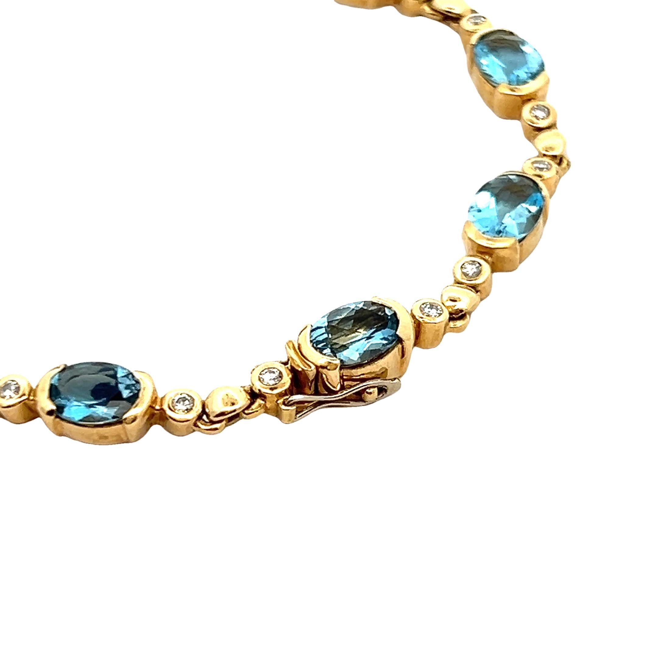 Contemporary 18k Yellow Gold H. Stern Aquamarine & Diamond Bracelet 1