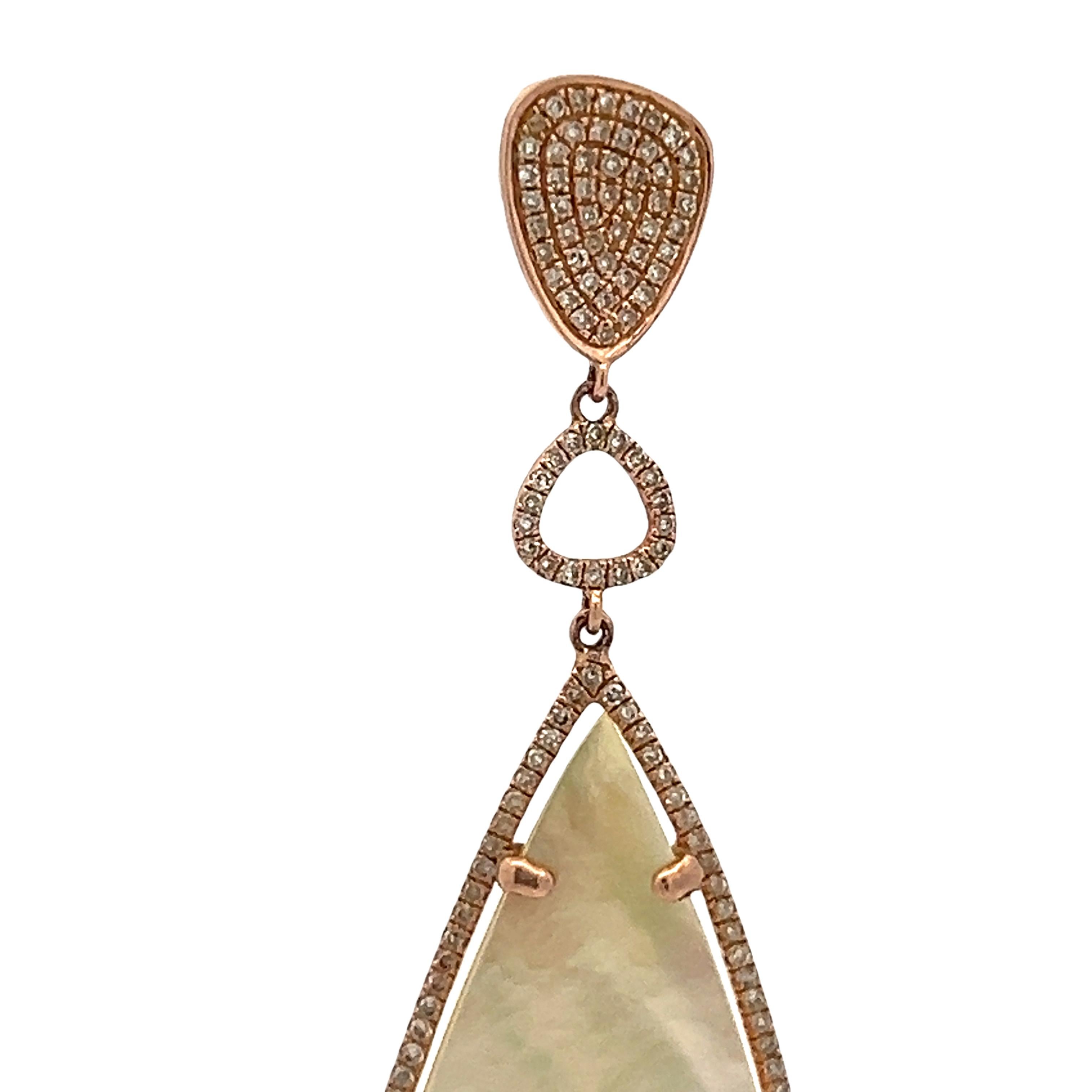 Pendientes Lágrima Contemporáneos de Nácar y Diamantes en Oro Amarillo de 18 K Corte redondo en venta