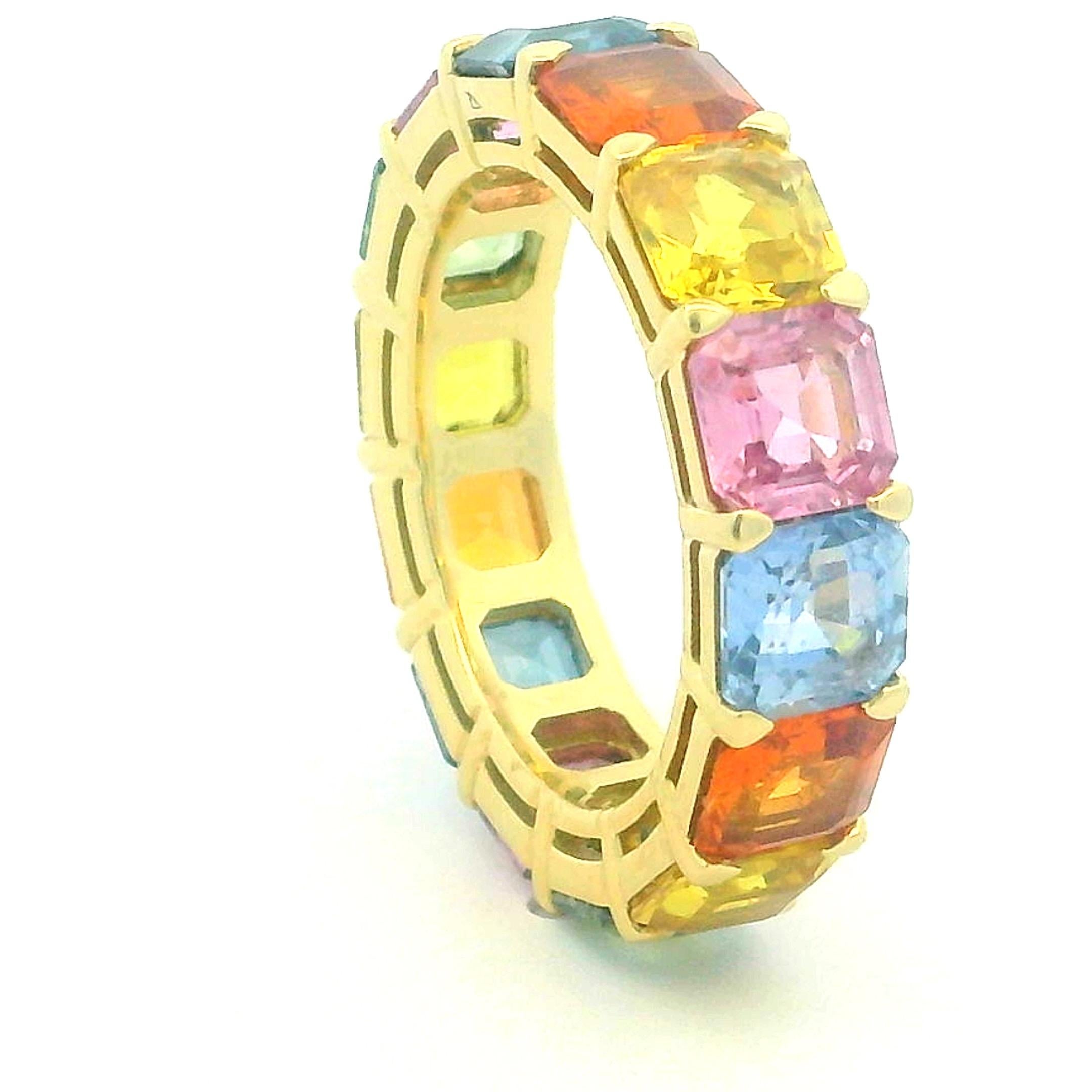 Fascia per l'eternità in oro giallo 18K con zaffiro arcobaleno, 7 carati multicolore in vendita 6