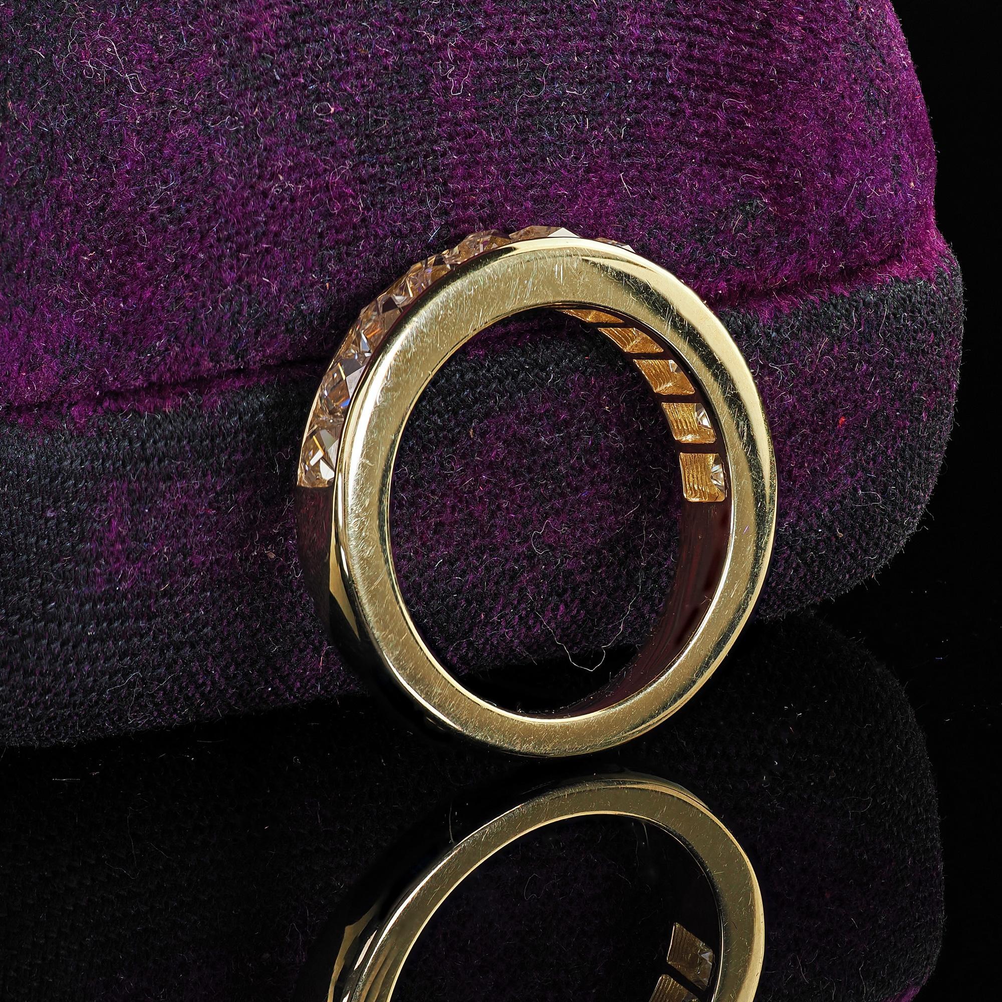 Contemporain Demi-bandeau contemporain en or jaune 18K avec diamant de taille française récupéré - Taille 4 en vente