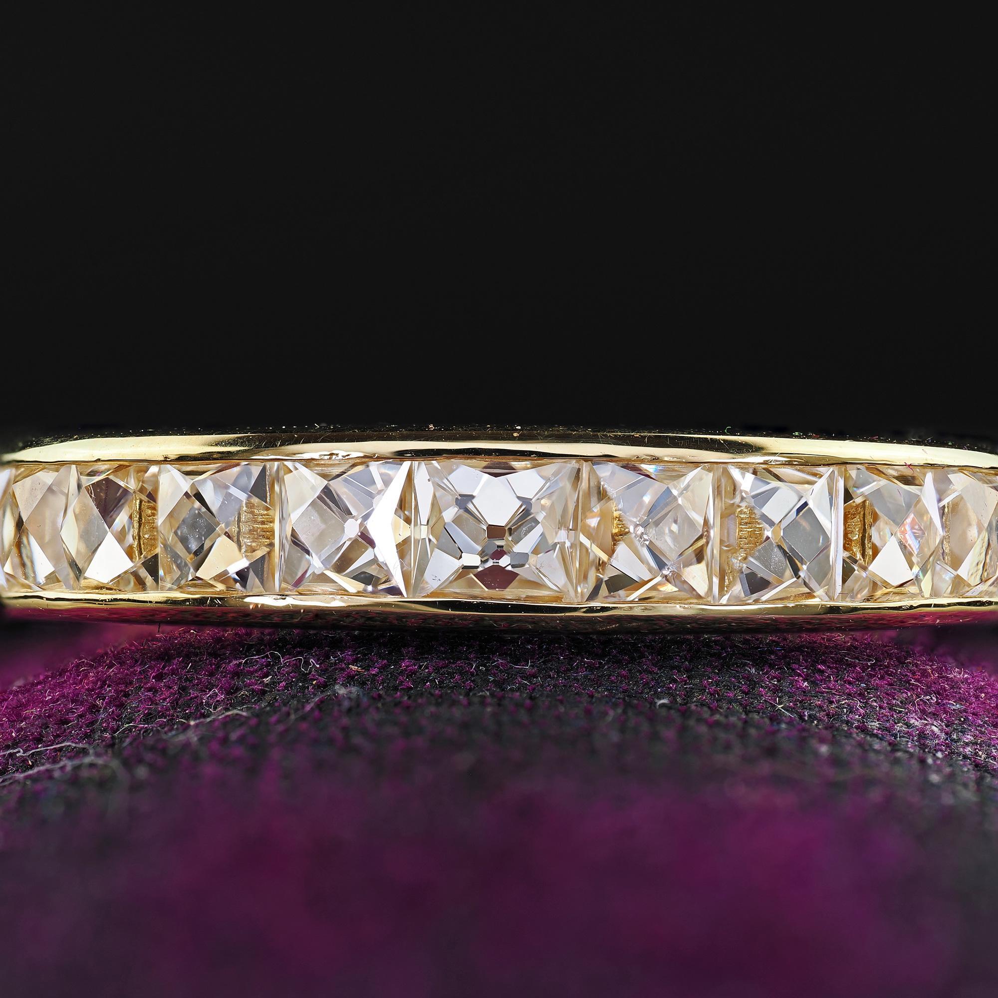 Demi-bandeau contemporain en or jaune 18K avec diamant de taille française récupéré - Taille 4 Pour femmes en vente