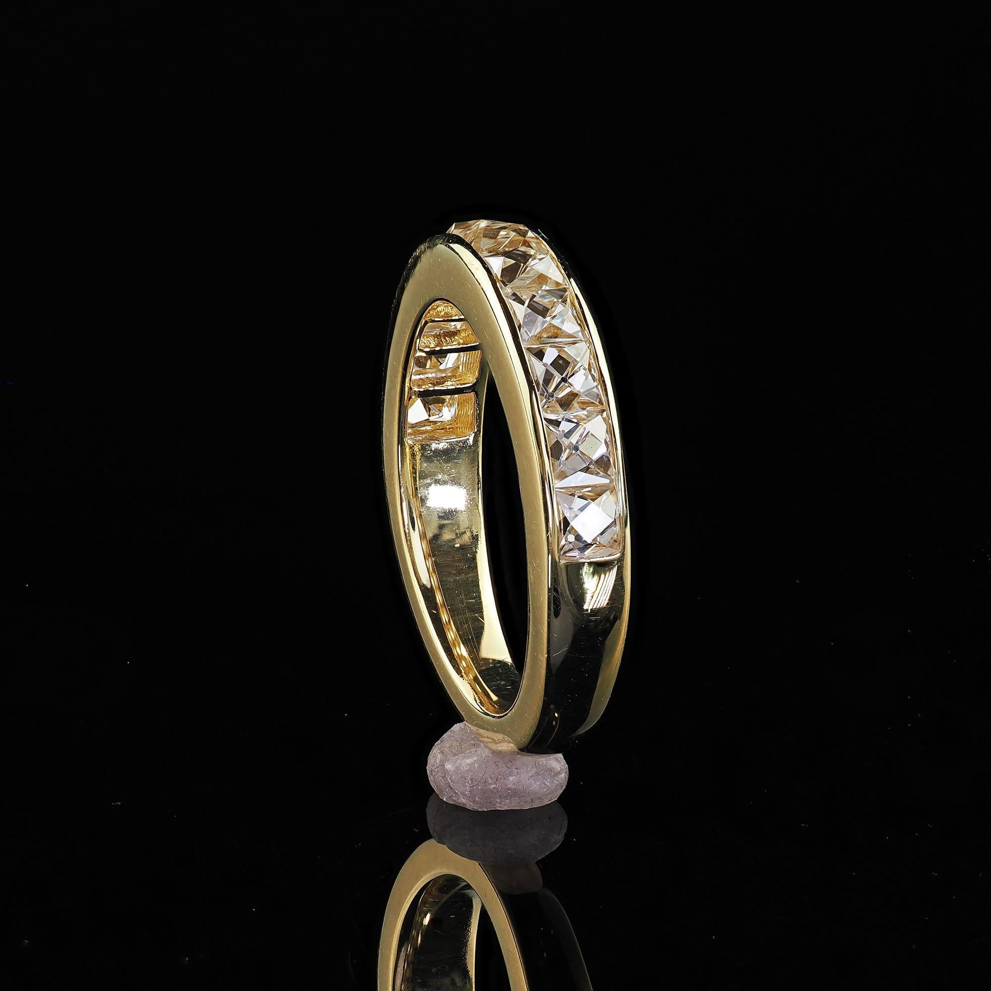 Demi-bandeau contemporain en or jaune 18K avec diamant de taille française récupéré - Taille 4 en vente 3