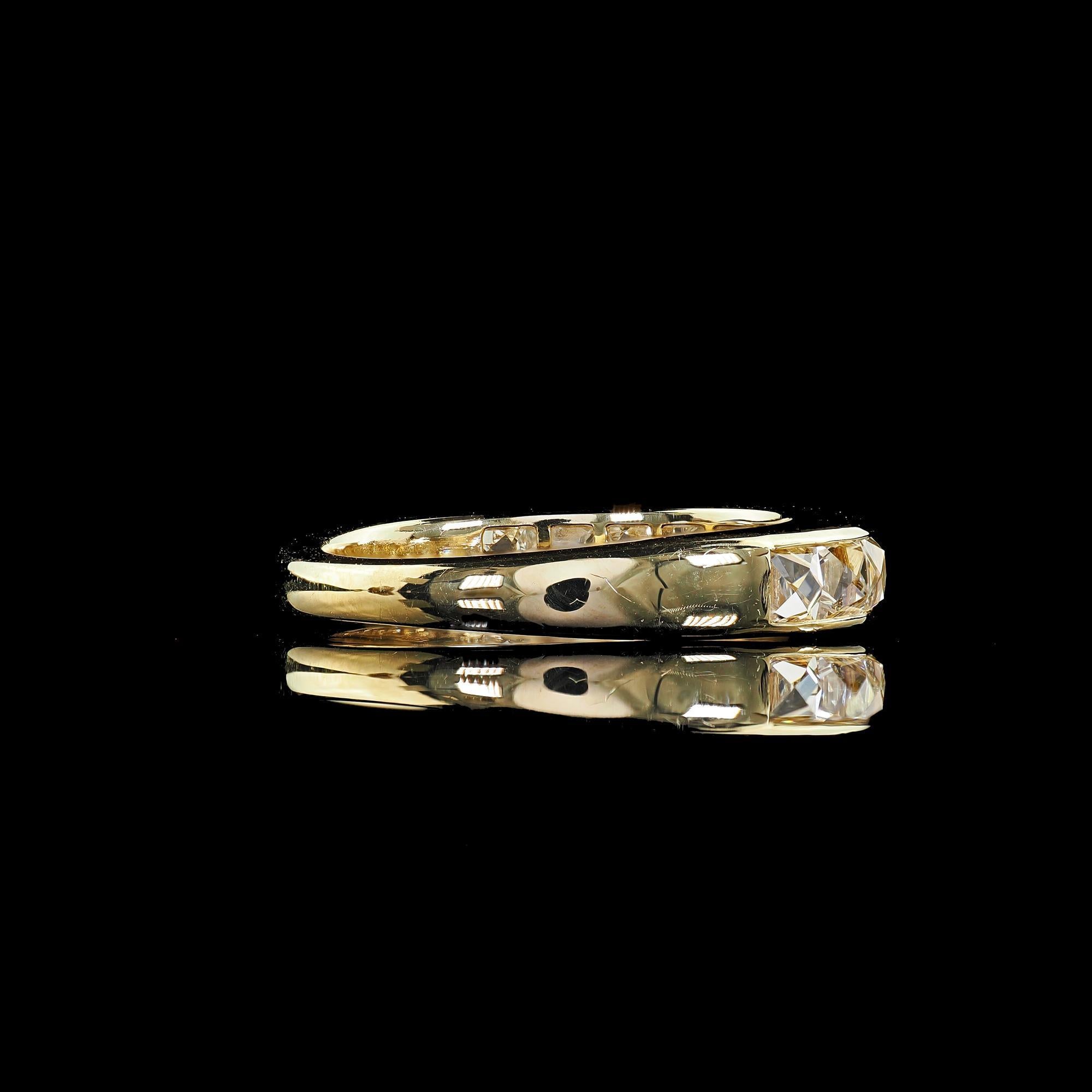 Demi-bandeau contemporain en or jaune 18K avec diamant de taille française récupéré - Taille 5 en vente 2