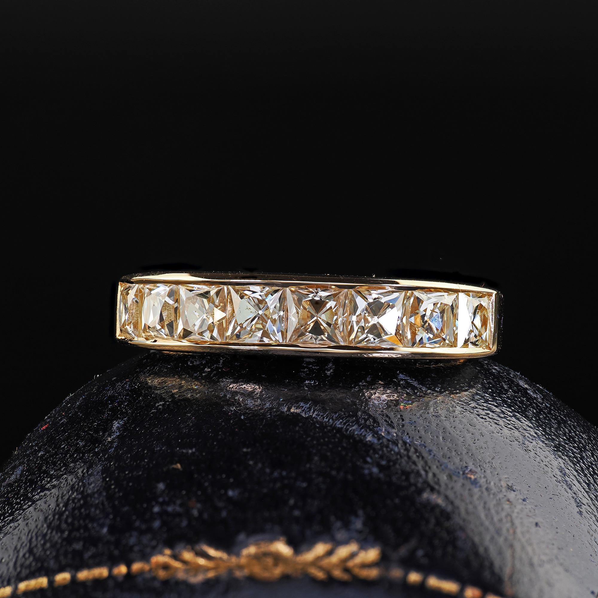 Alliance contemporaine en or jaune 18K avec diamant de taille française récupéré en vente 4