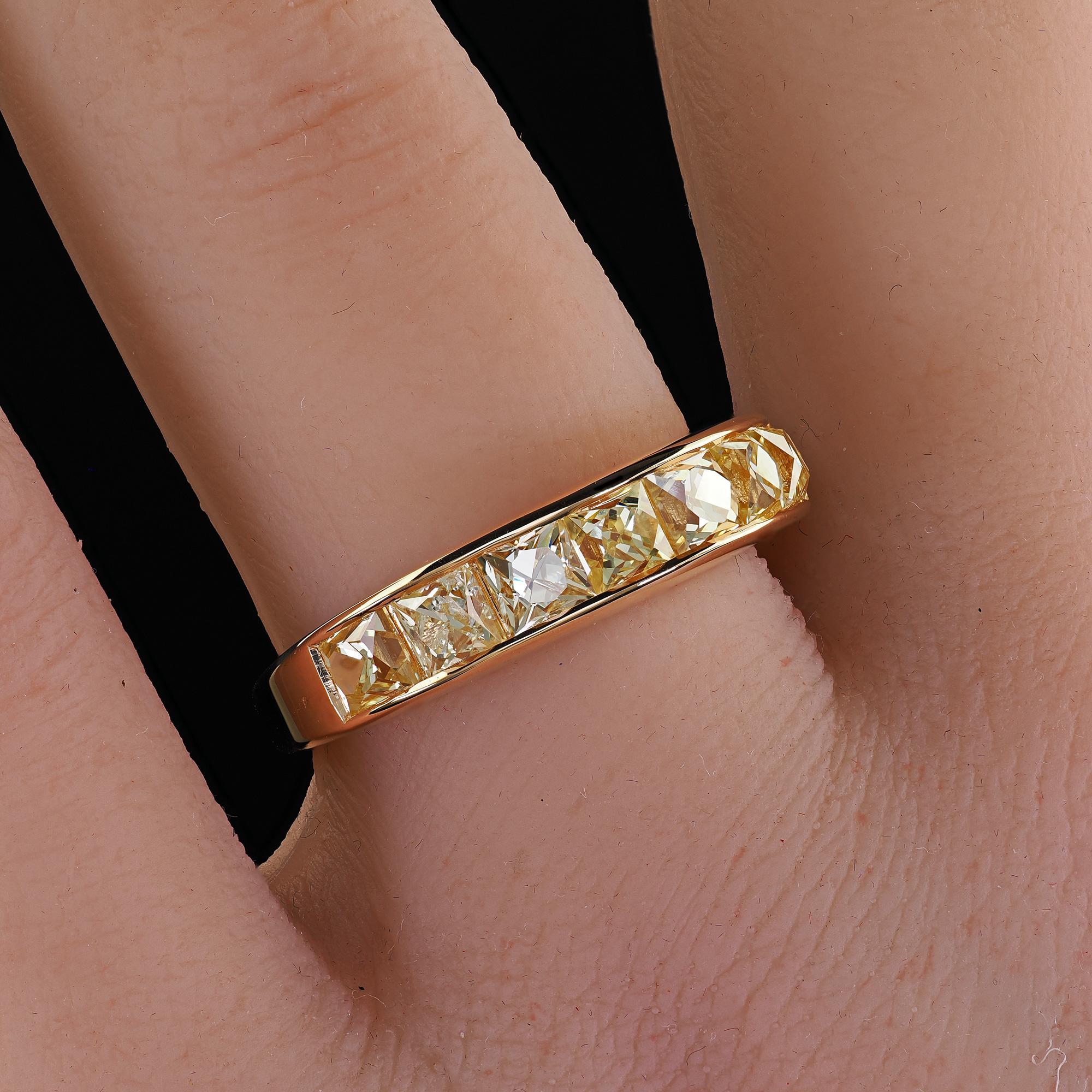 Contemporary 18K Yellow Gold Reclaimed Yellow French Cut Diamond Wedding Band For Sale 5