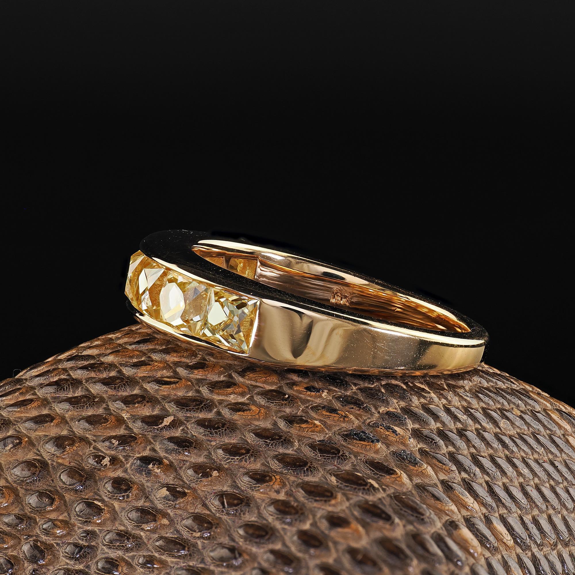 Women's Contemporary 18K Yellow Gold Reclaimed Yellow French Cut Diamond Wedding Band For Sale