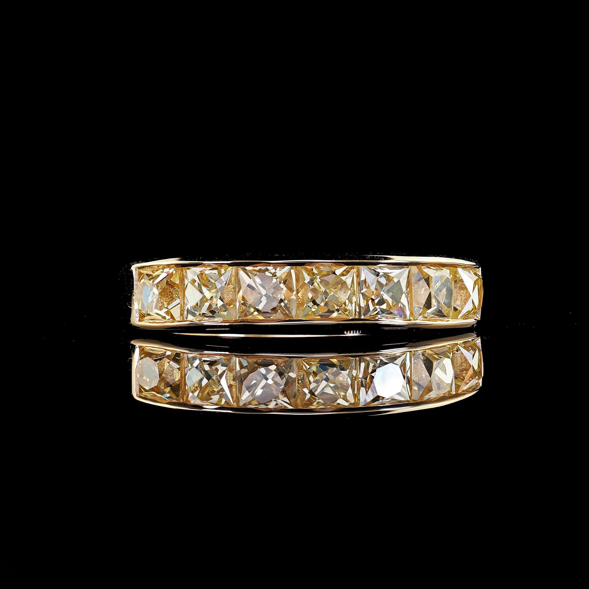 Contemporary 18K Yellow Gold Reclaimed Yellow French Cut Diamond Wedding Band For Sale 2