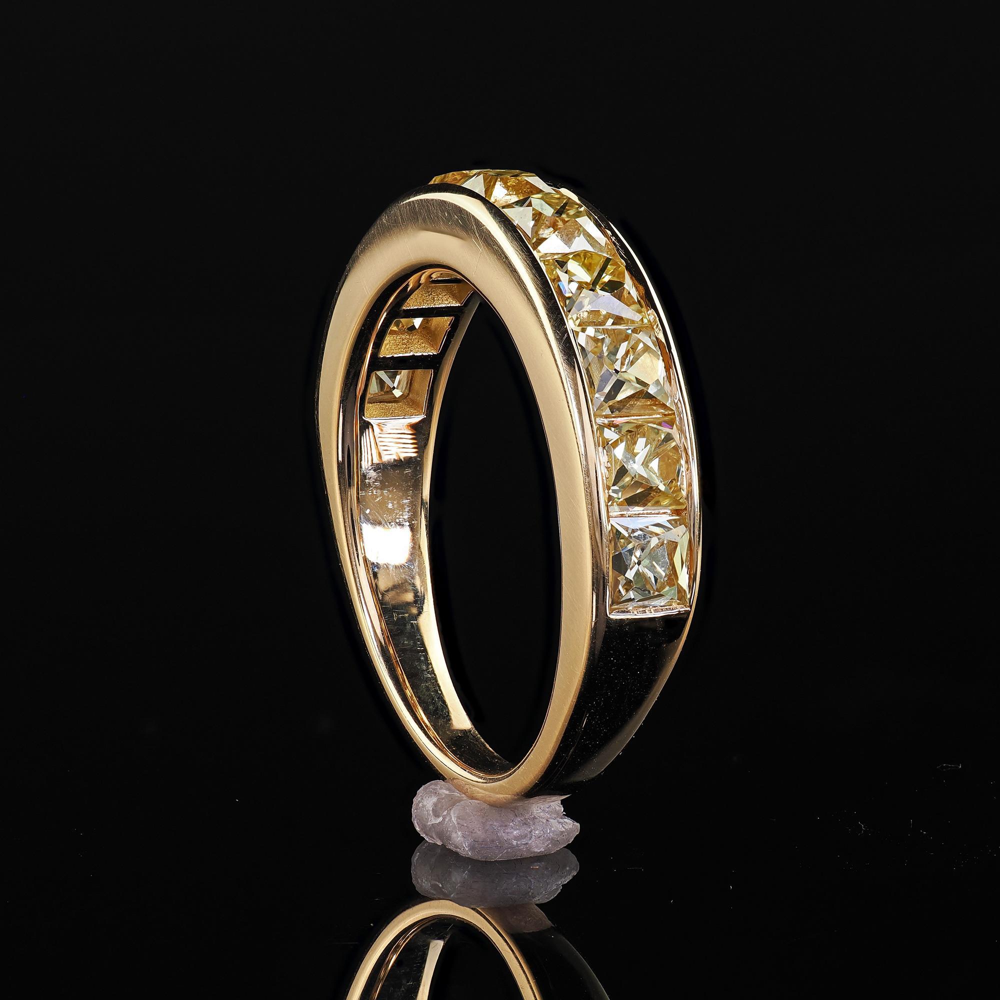 Alliance contemporaine en or jaune 18K avec diamant de taille française récupéré en vente 3
