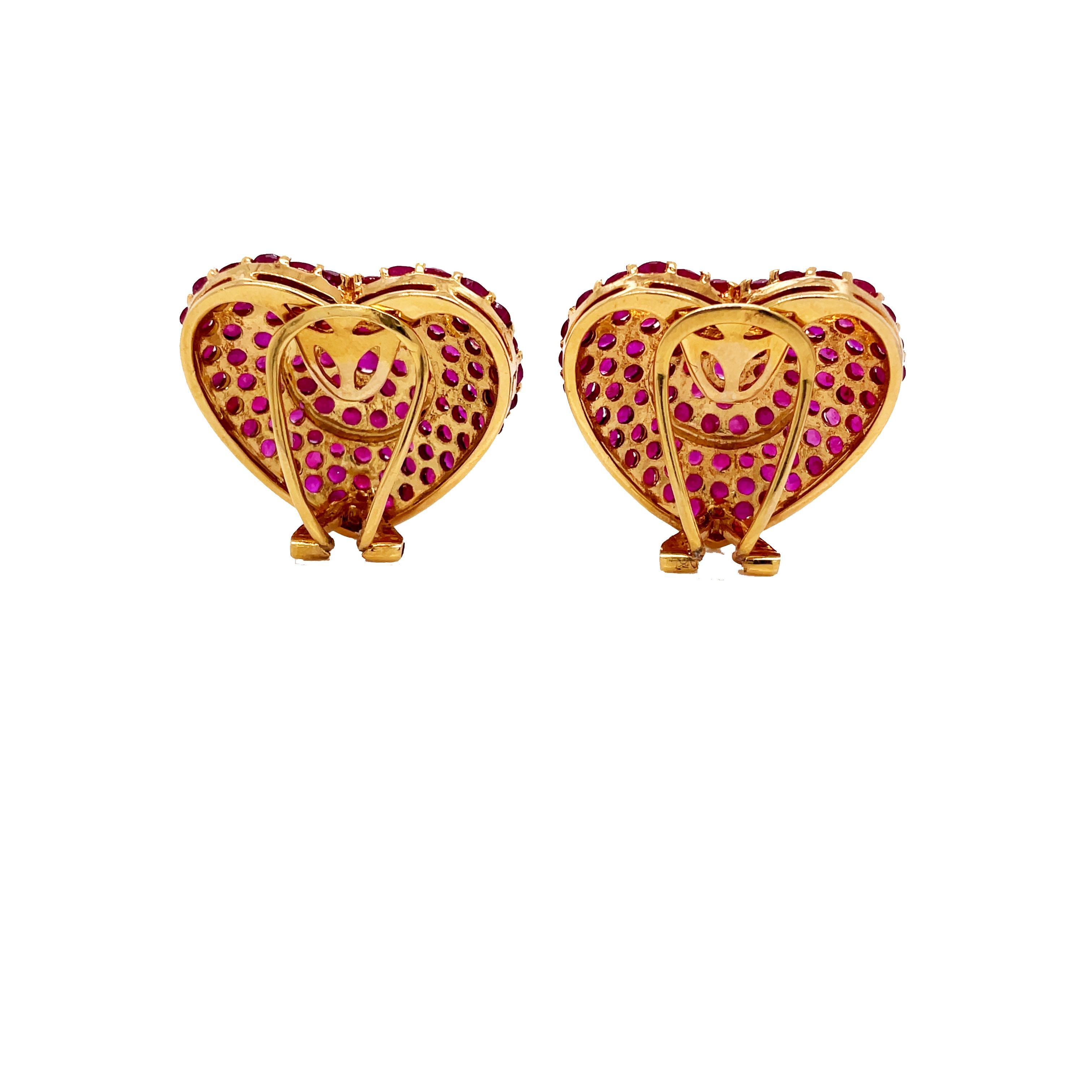 Women's Contemporary 18K Yellow Gold Ruby Heart Clip-On Earrings For Sale