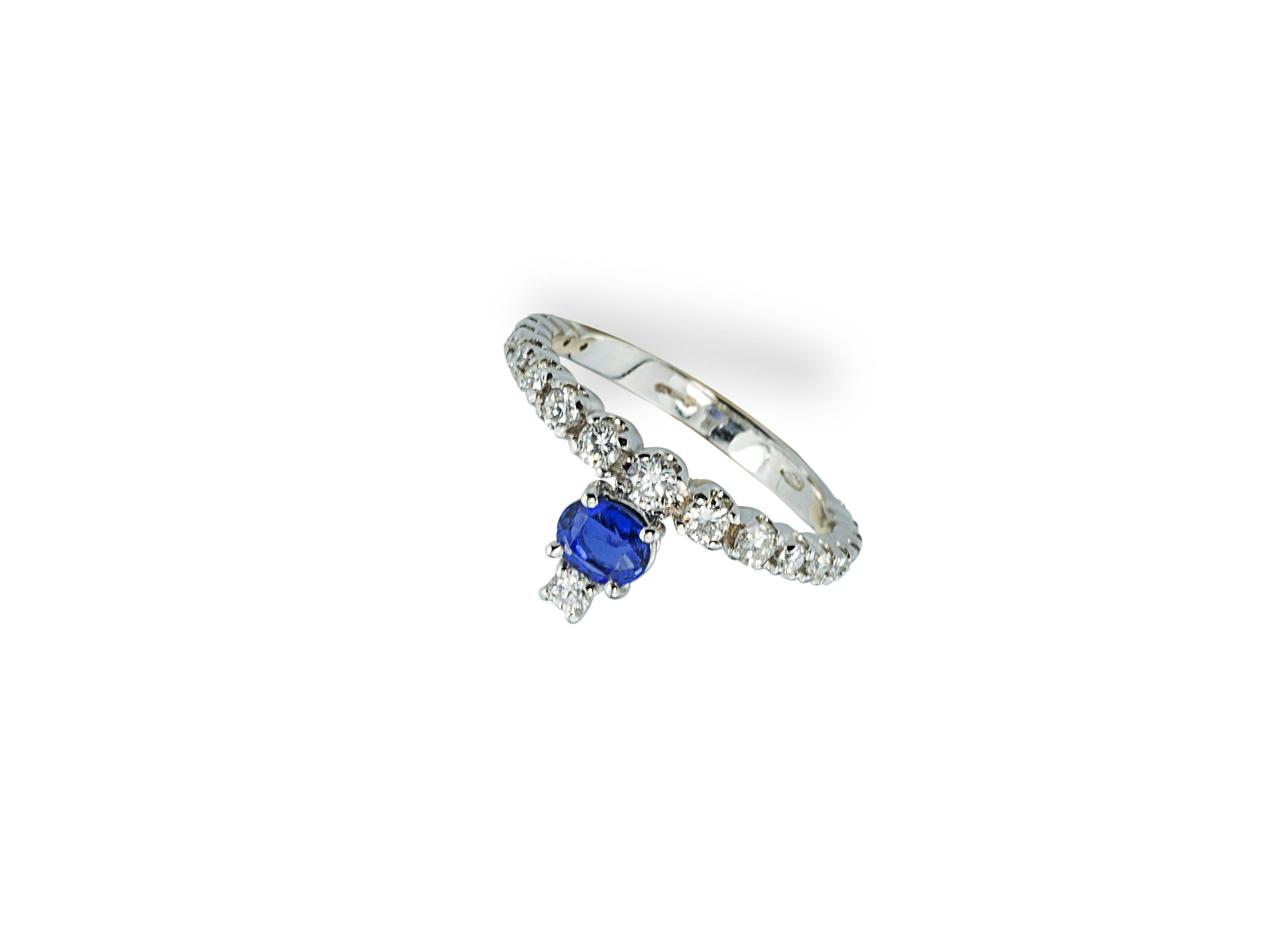 Contemporary 18Karat WhiteGold 1.20 Sapphires 0.50 White Diamond Design Ring For Sale 6