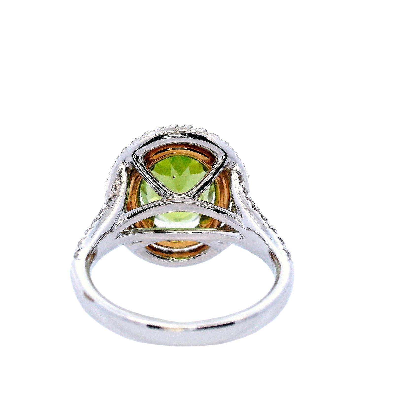 Bague contemporaine en or 18kt avec péridot et diamants 4.30 CTW Bon état - En vente à Aventura, FL