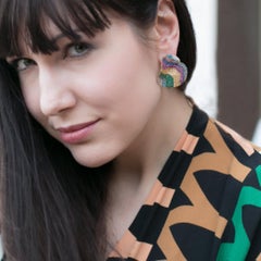 Ohrringe Rosior "Blütenblatt" aus Gelbgold mit Diamanten, Smaragden und Saphiren