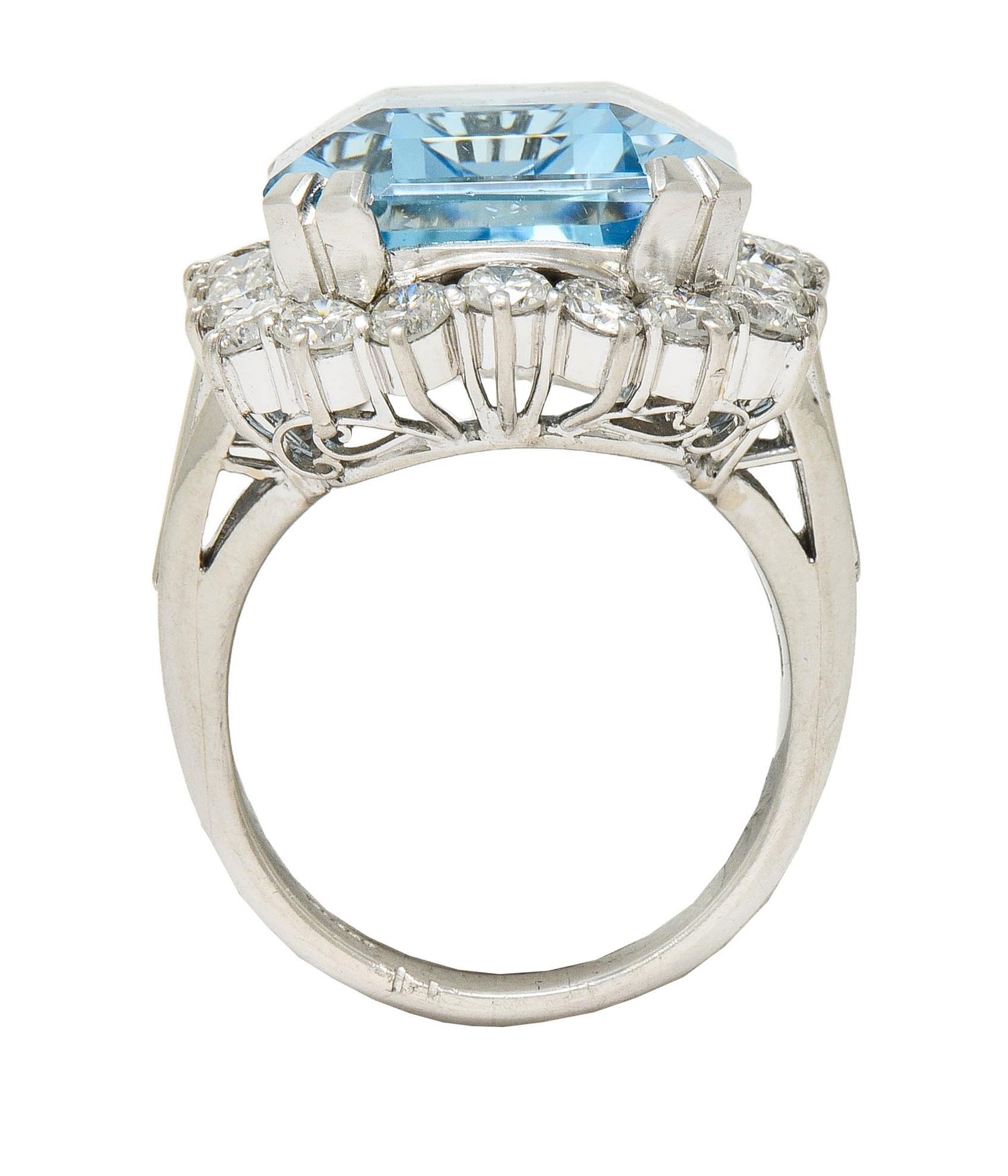 Bague de cocktail Contemporary 19.42 CTW Aquamarine Diamond Platinum Halo en vente 5