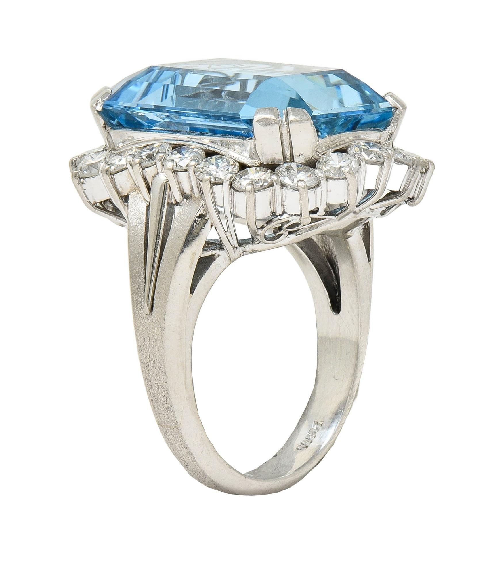 Bague de cocktail Contemporary 19.42 CTW Aquamarine Diamond Platinum Halo en vente 8