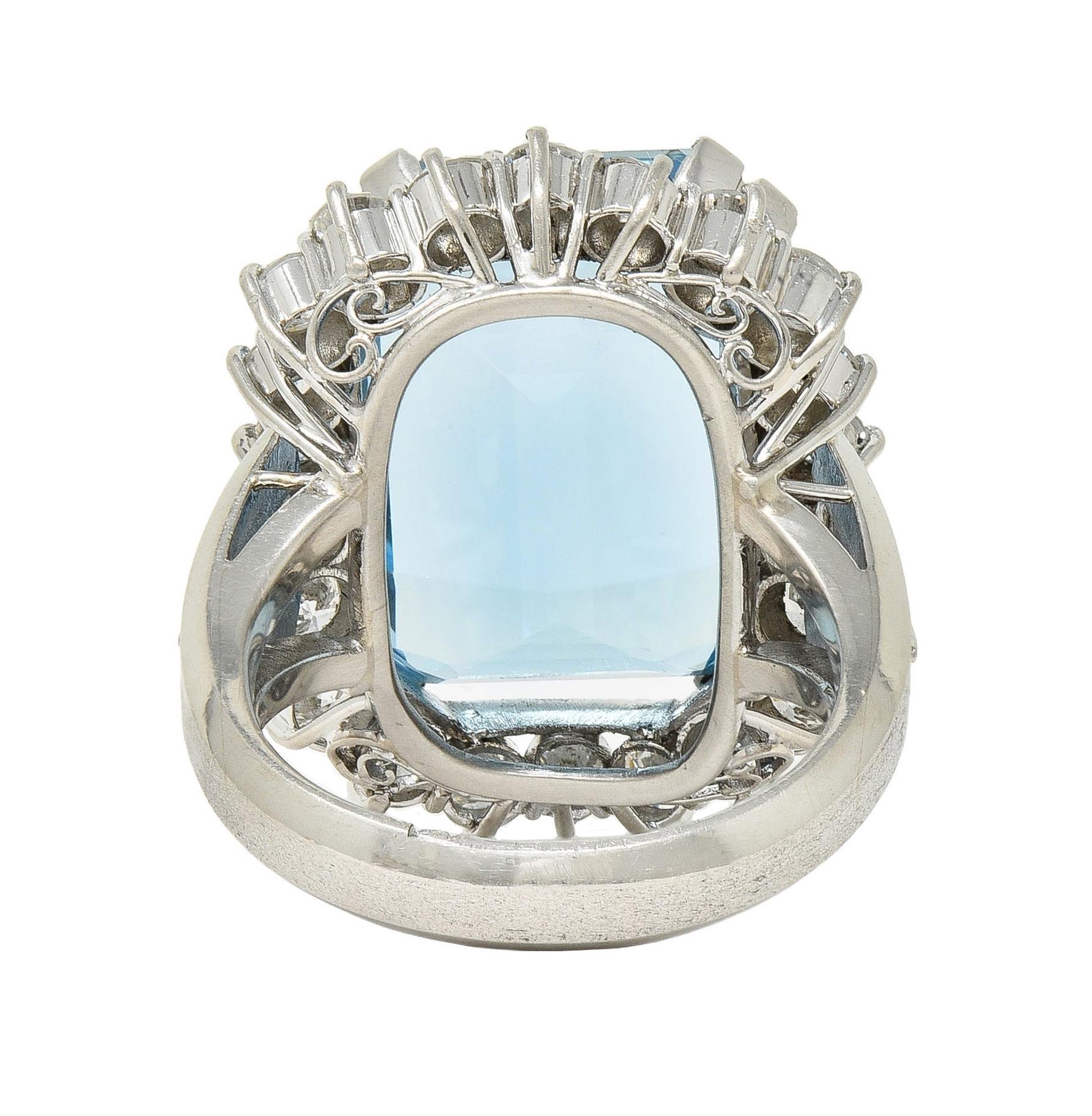 Bague de cocktail Contemporary 19.42 CTW Aquamarine Diamond Platinum Halo Pour femmes en vente