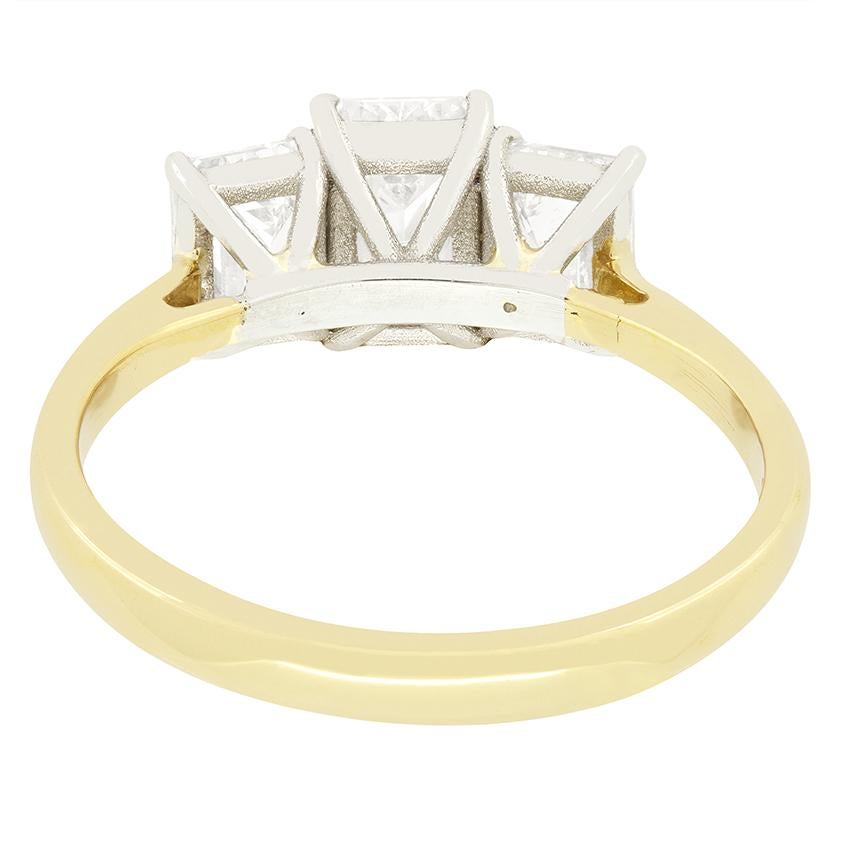 Contemporary 1.95ct Diamond Three Stone Ring In Good Condition For Sale In London, GB