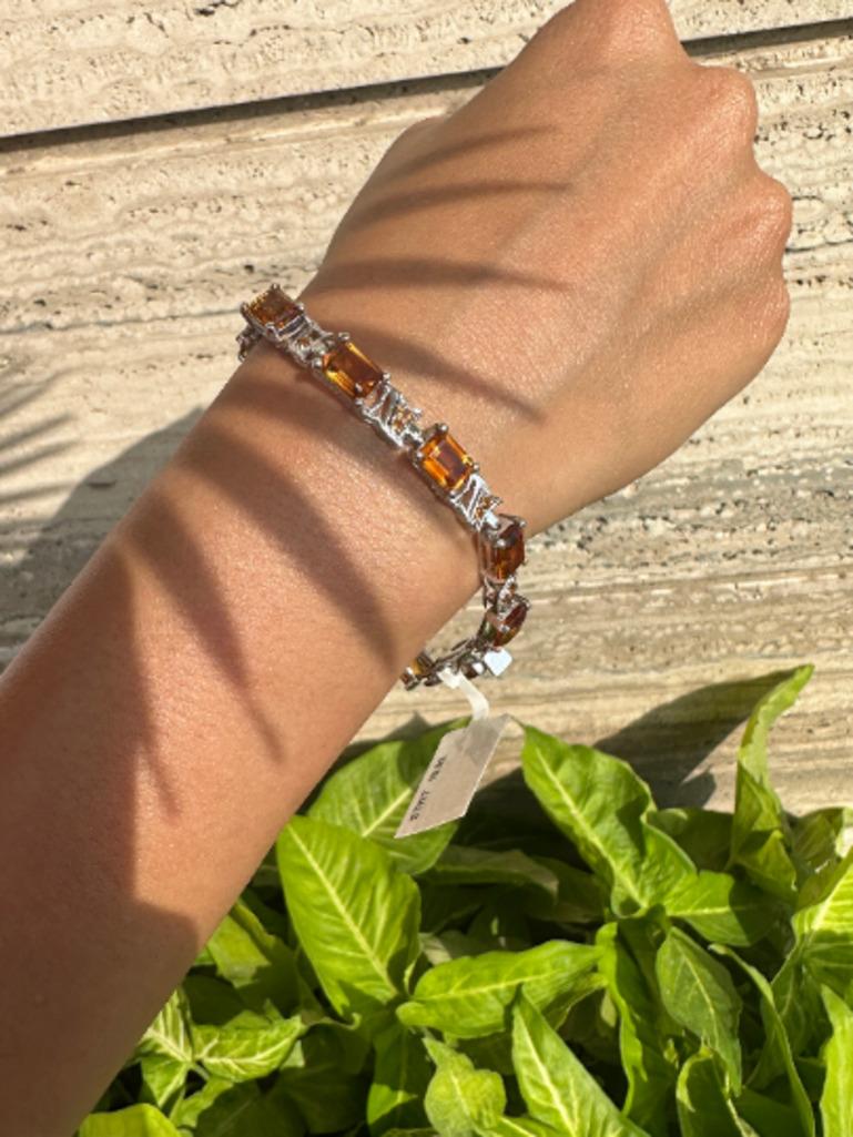 Contemporary Handmade 19.9 ct Natural Citrine Gemstone Bracelet for Mother Gift in 925 Silver For Sale