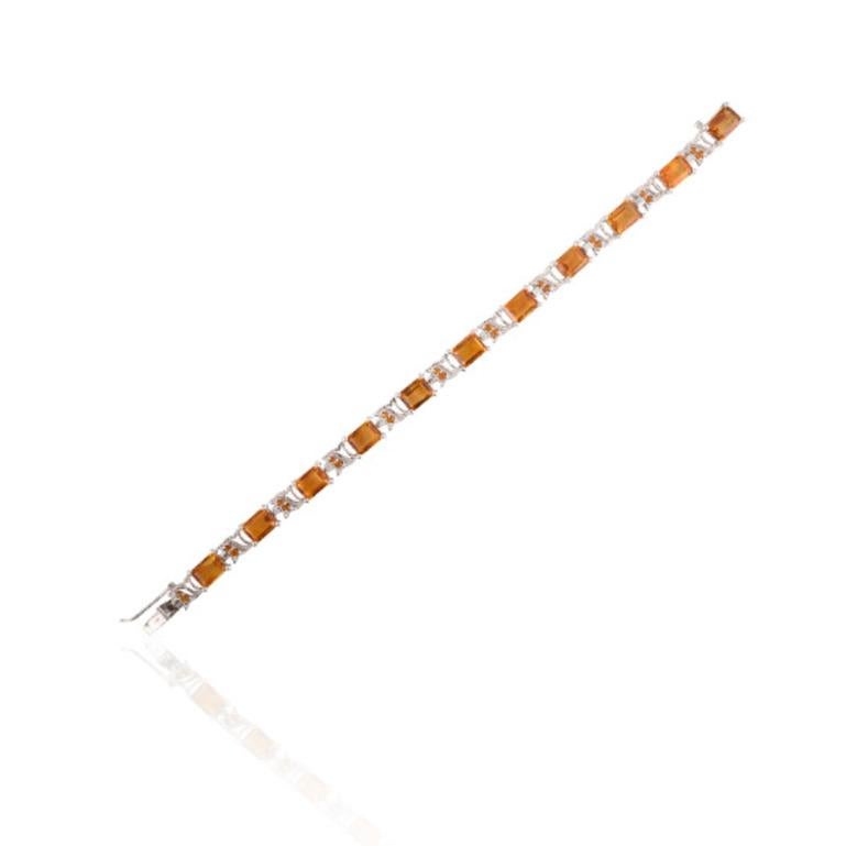 Women's Contemporary 19.9 ct Citrine Gemstone Bracelet Made in 925 Sterling Silver For Sale