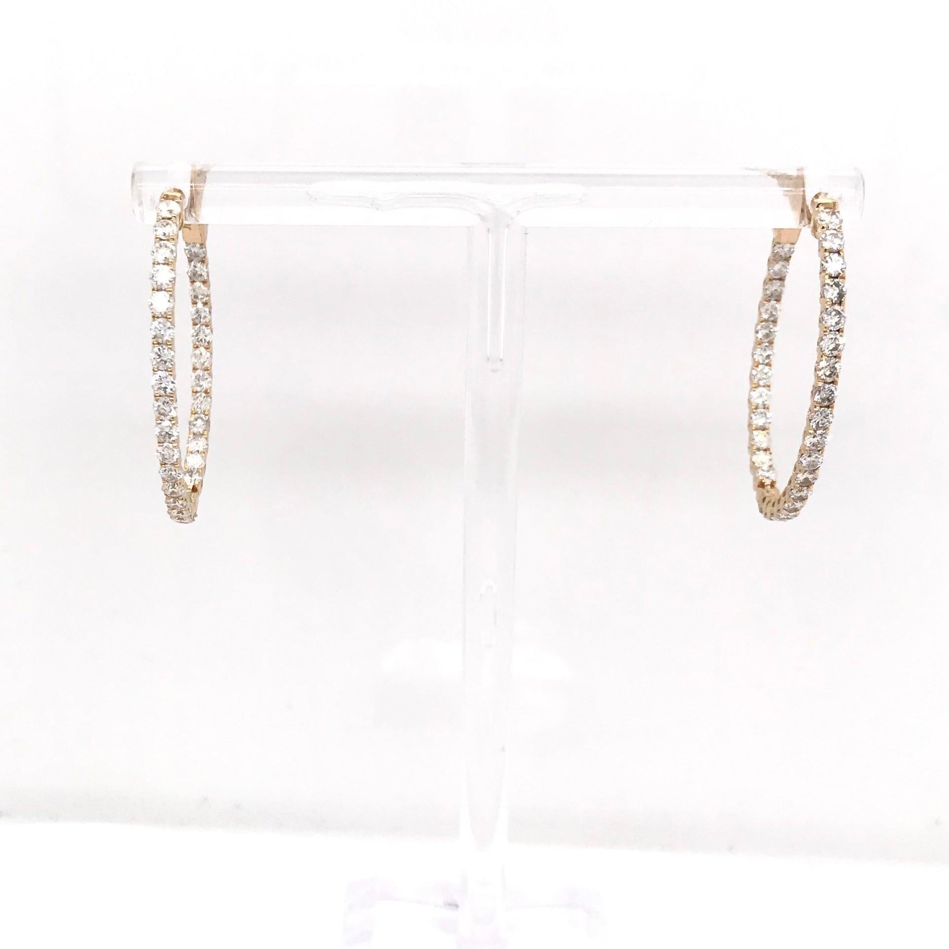 Contemporary 2 Carat DTW in and Out Diamond Hoop Earrings im Angebot 2