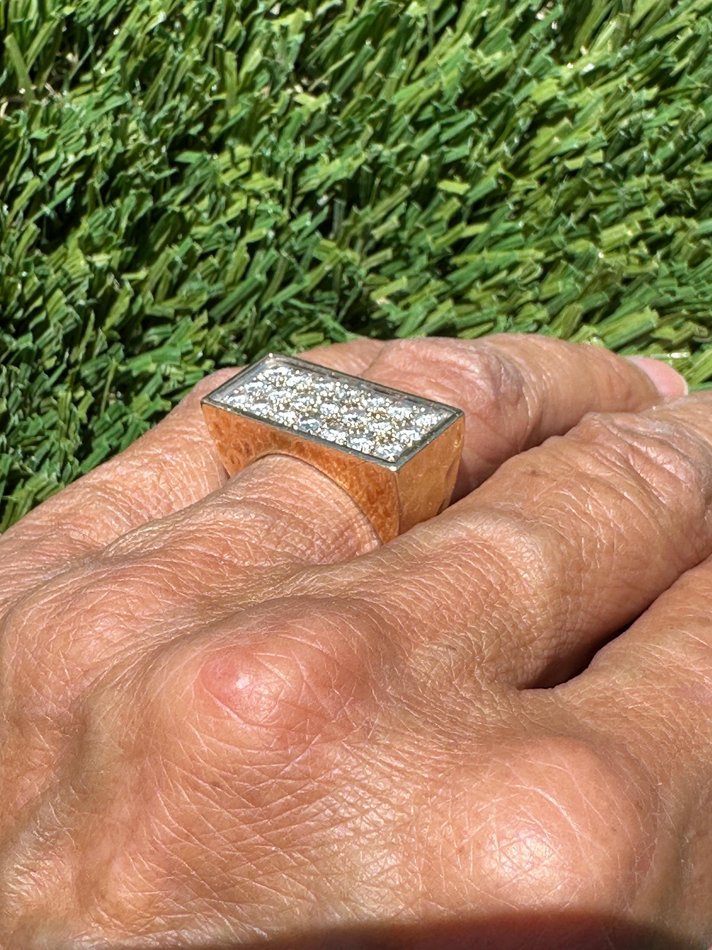 Anillo contemporáneo de oro amarillo con diamantes pavé de 2 quilates VS F/G 12x24mm en venta 1