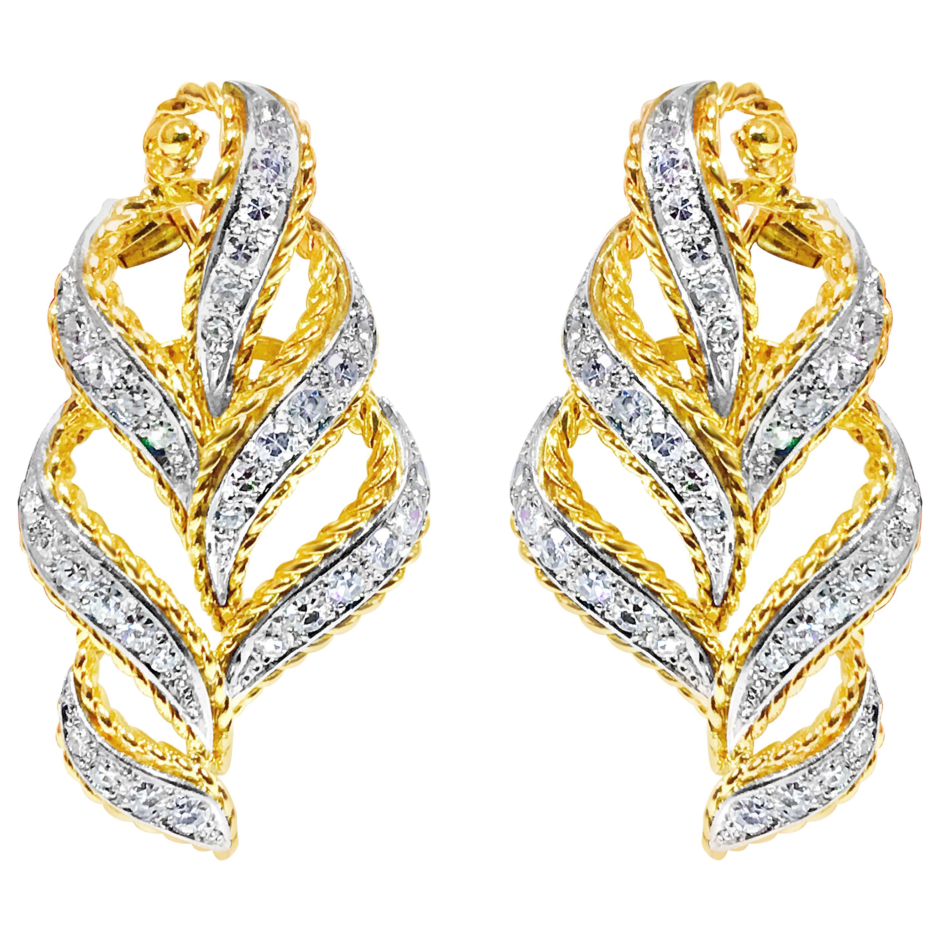 Contemporary 2.00 Carat Diamond Earrings in 18 Karat Yellow Gold For Sale