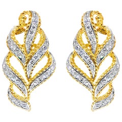 Contemporary 2.00 Carat Diamond Earrings in 18 Karat Yellow Gold
