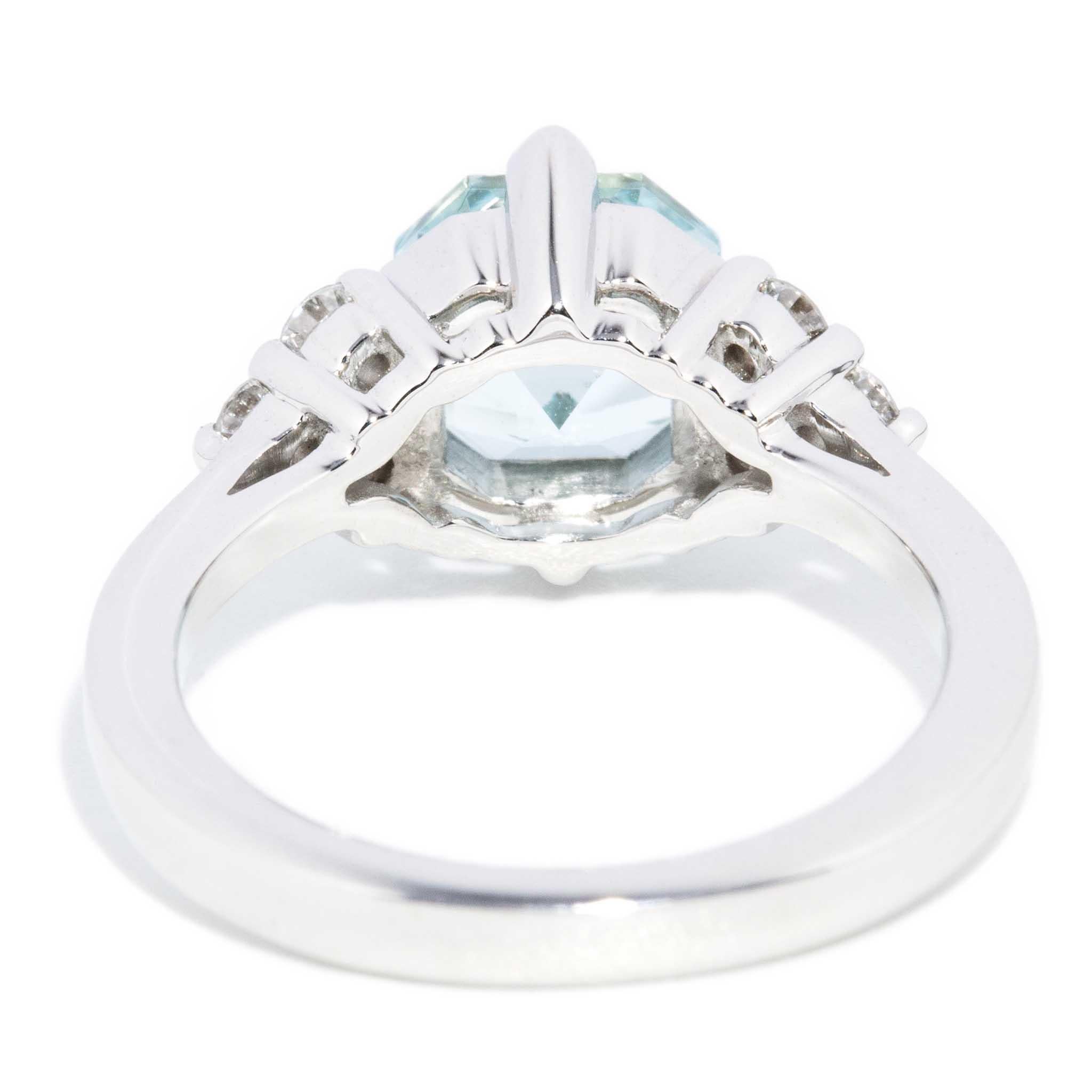 Contemporary 2.00ct Pear Cut Aquamarine & Diamond Ring 18 Carat White Gold For Sale 6