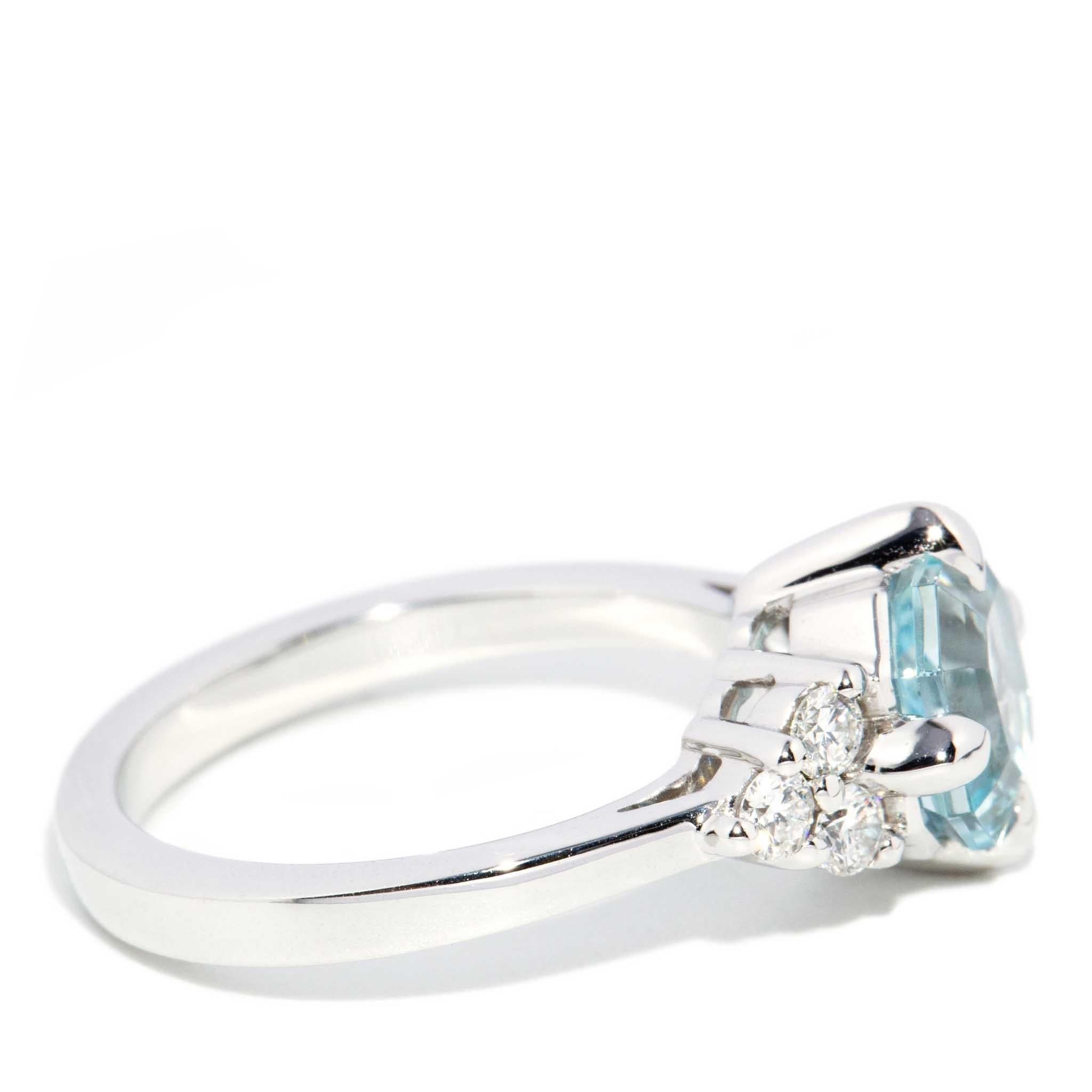 Contemporary 2.00ct Pear Cut Aquamarine & Diamond Ring 18 Carat White Gold For Sale 2