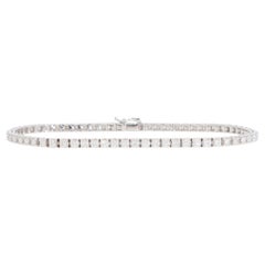 Bracelet de tennis contemporain en or blanc avec ligne de diamants de 2.02ct