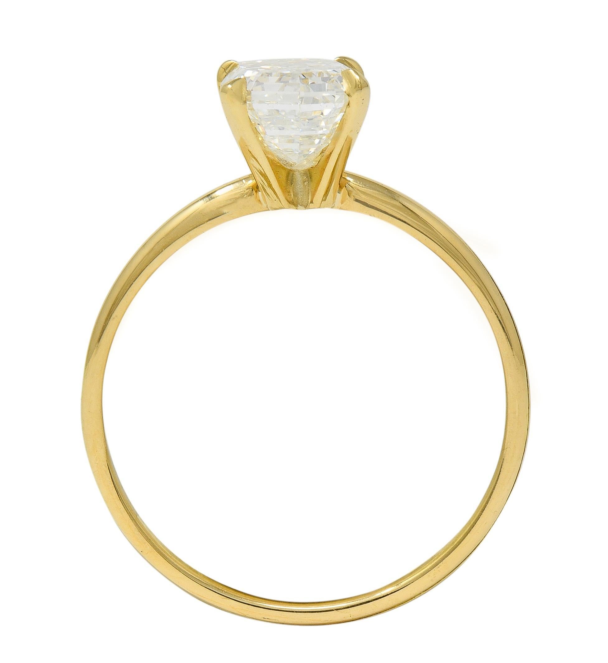 Anello di fidanzamento solitario in oro 18 carati Contemporary con diamante ovale da 2,06 CTW GIA in vendita 3