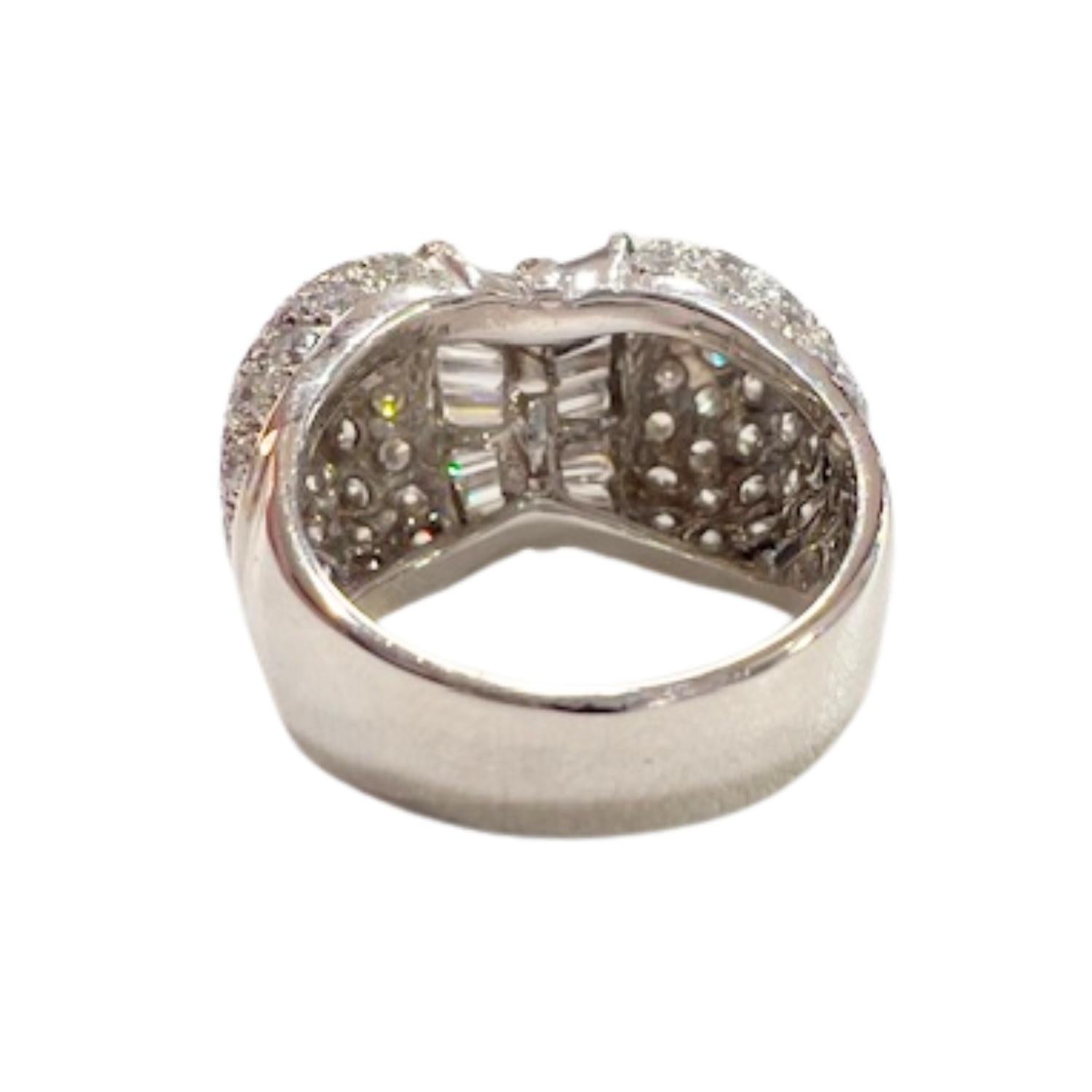 Contemporary 5.84 carat Diamonds 18k Gold Dome Ring For Sale