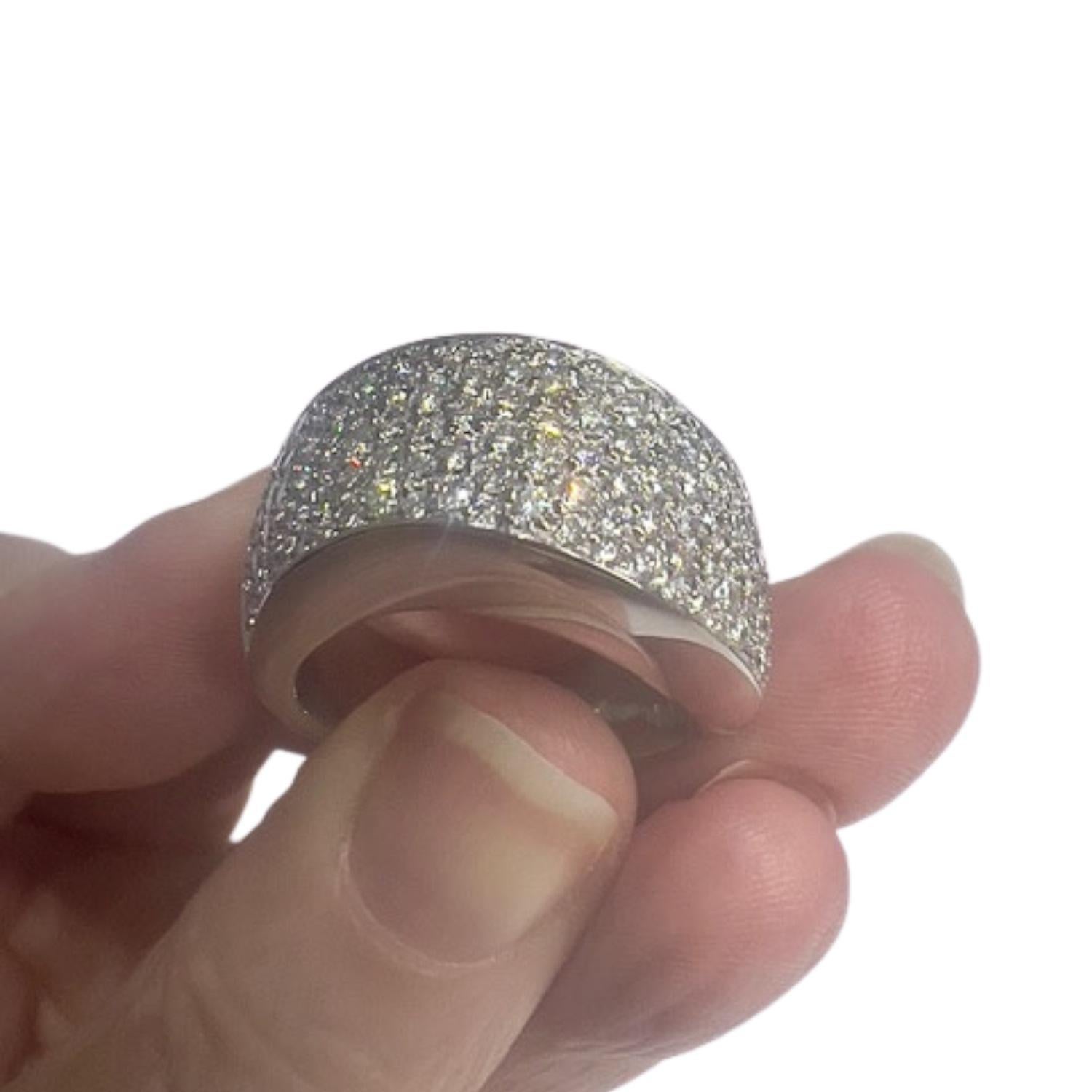 Taglio brillante Anello in oro 18 carati con diamante del XX secolo contemporaneo in vendita