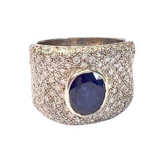 Contemporary 20th Century Diamond and Sapphire Gold Ring