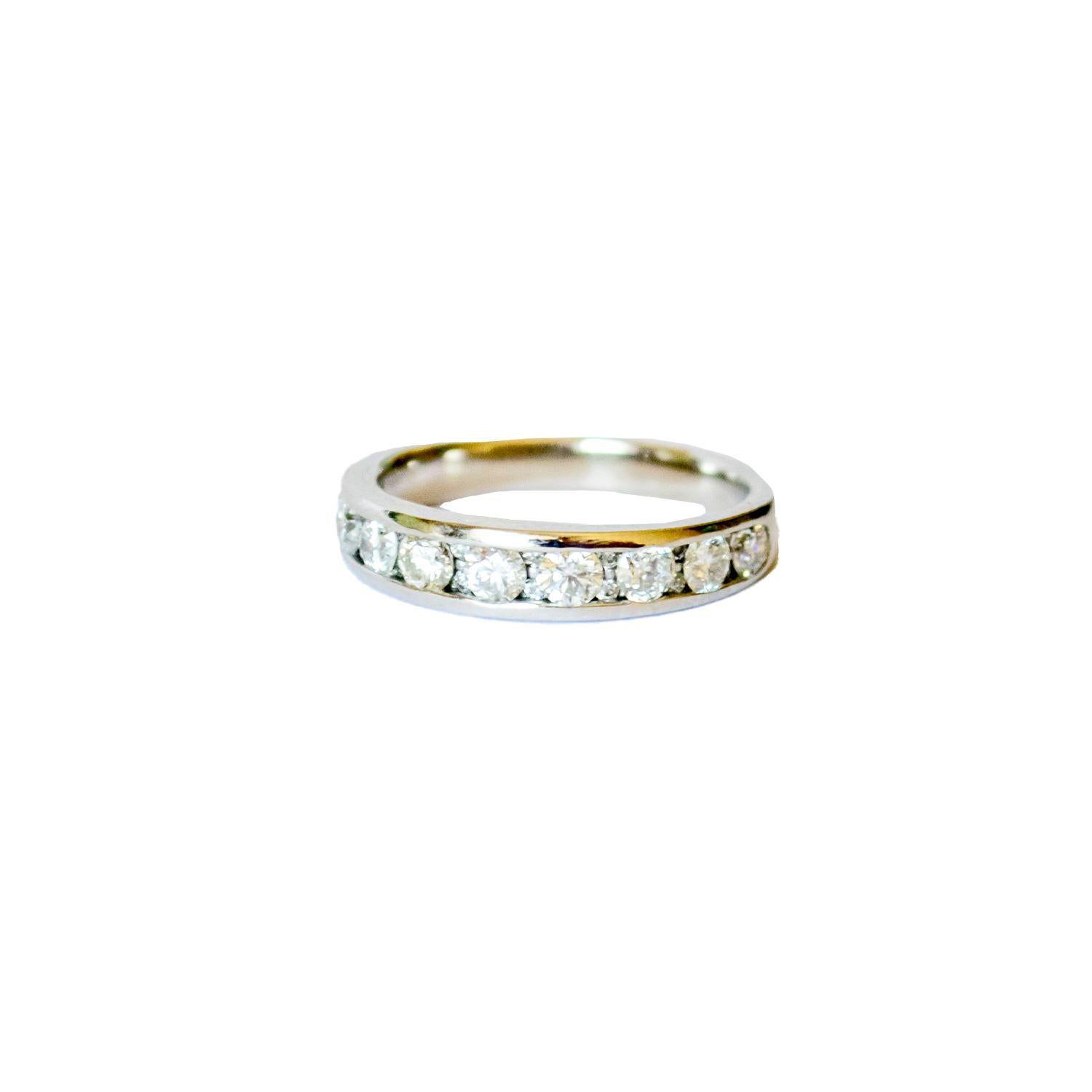Contemporáneo Siglo XX  Anillo de oro con diamantes Corte brillante en venta
