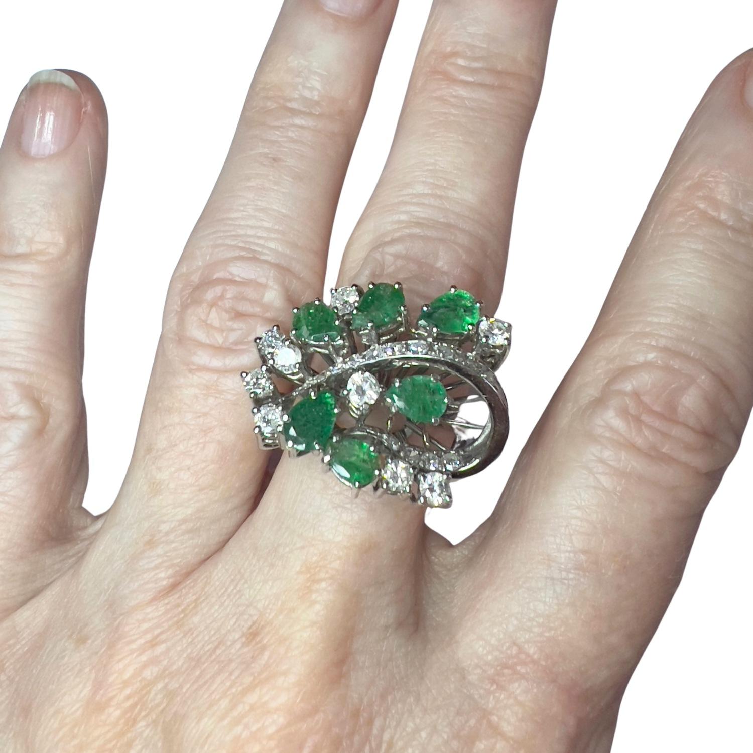 Women's Contemporary 20th Century Ring 1 ct Diamonds & 1.80 ct Emeralds in 18k Gold For Sale