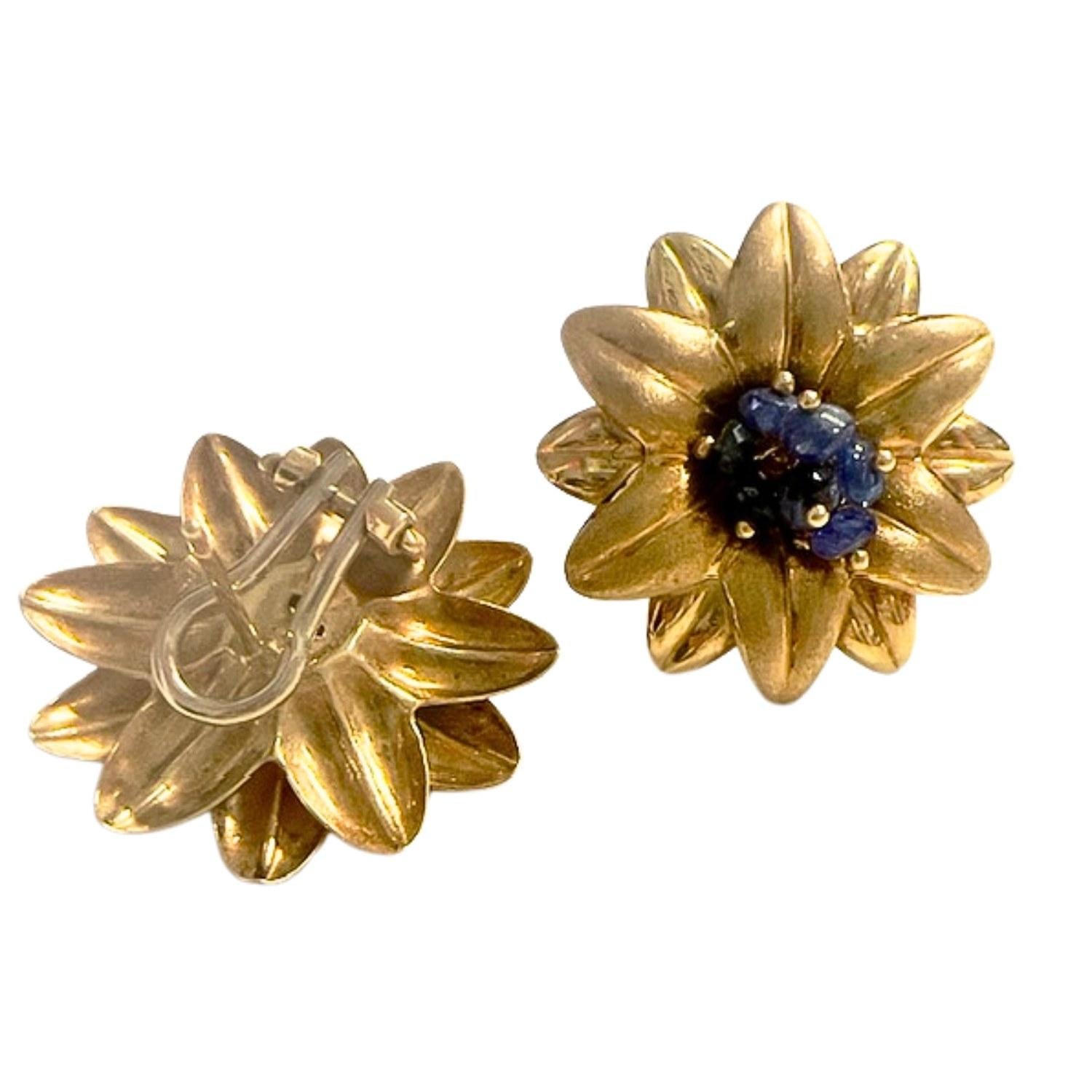 Boucles d'oreilles contemporaines du 20e siècle en or et saphir de 3,6 carats en vente 1